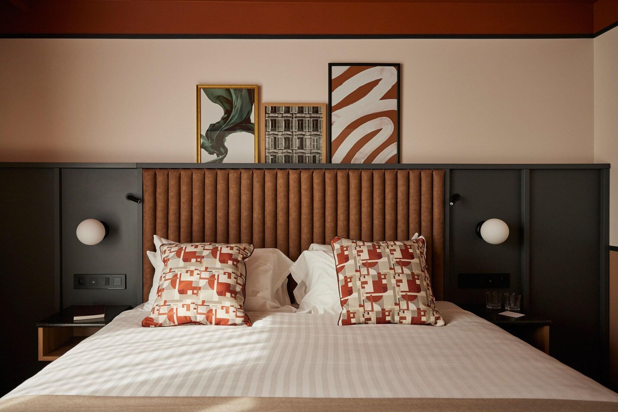 Double King Size Bed