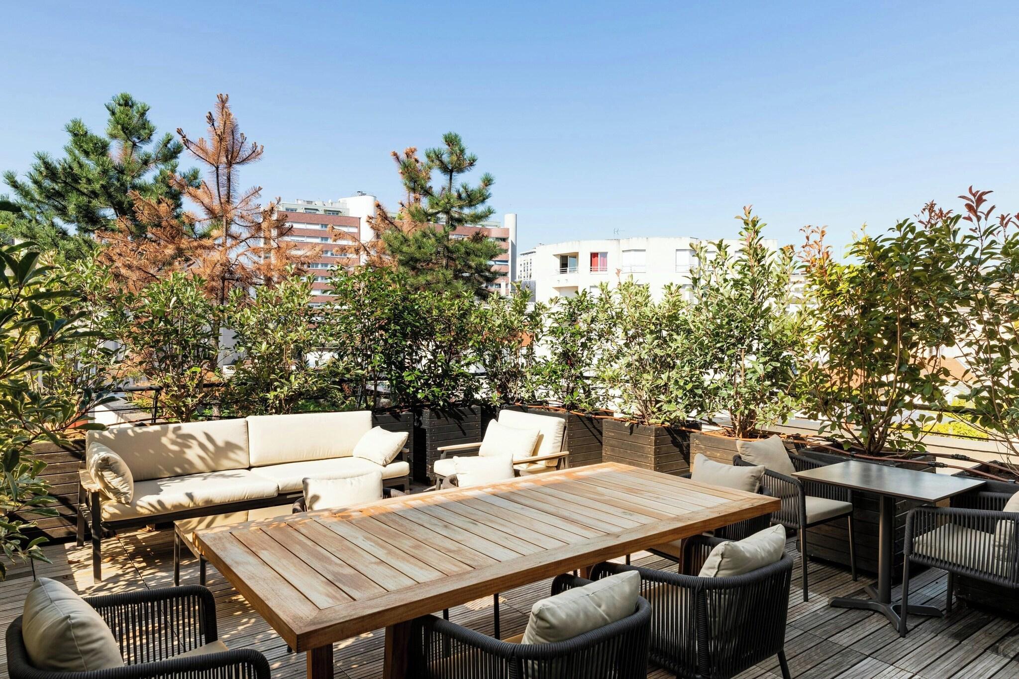 Double Deluxe King Bed