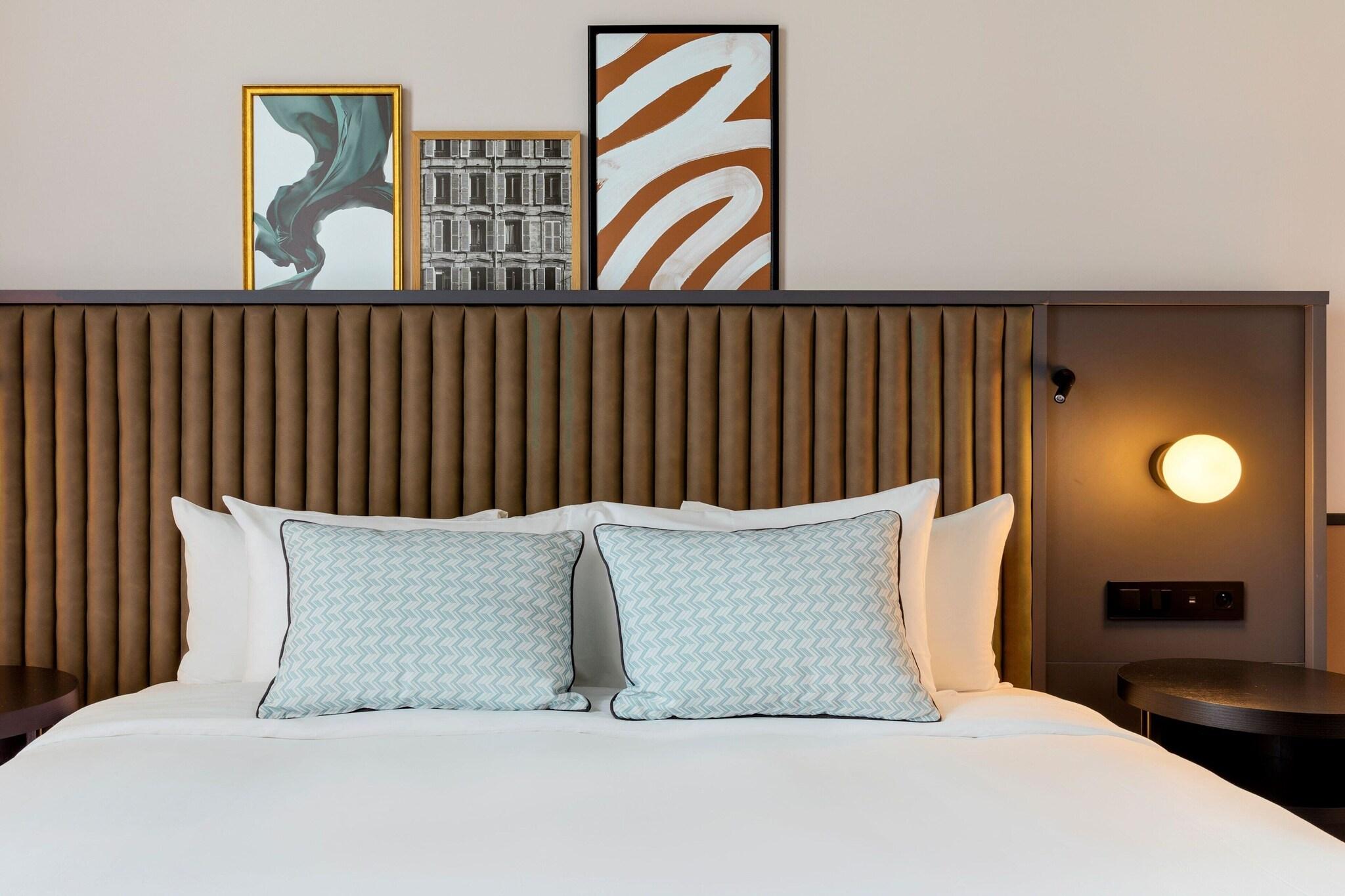 Double King Size Bed