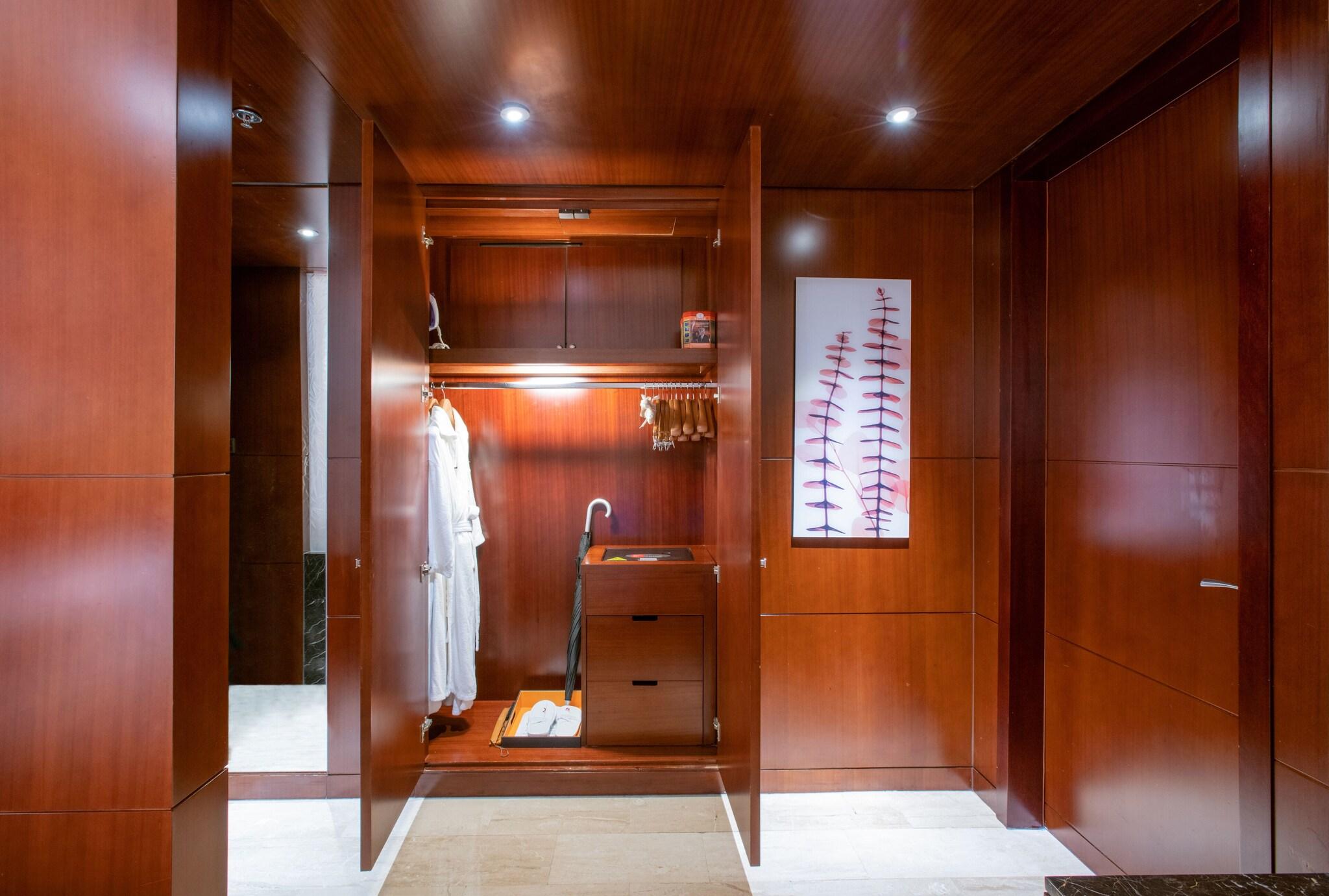 Suite Executive King Bed