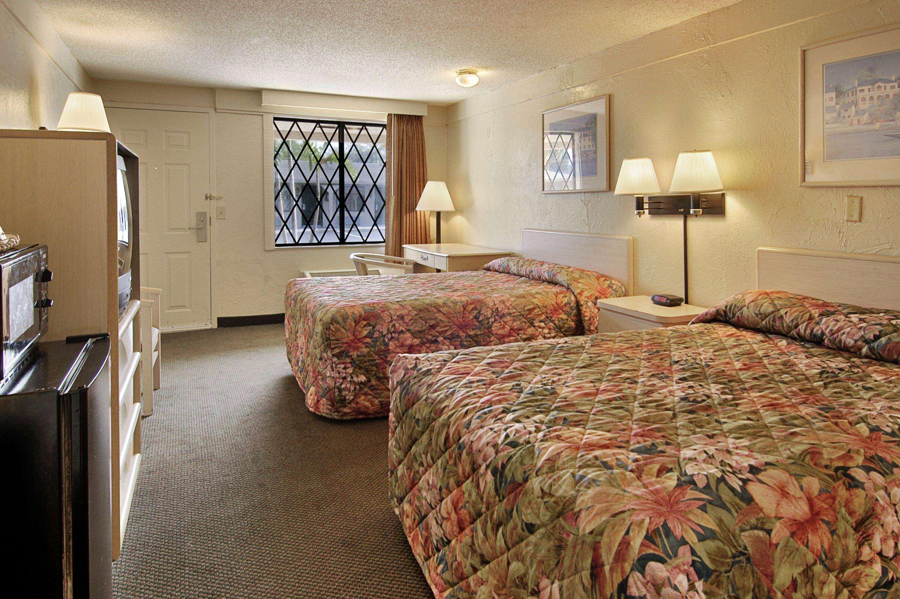 Quadruple Two Double Beds