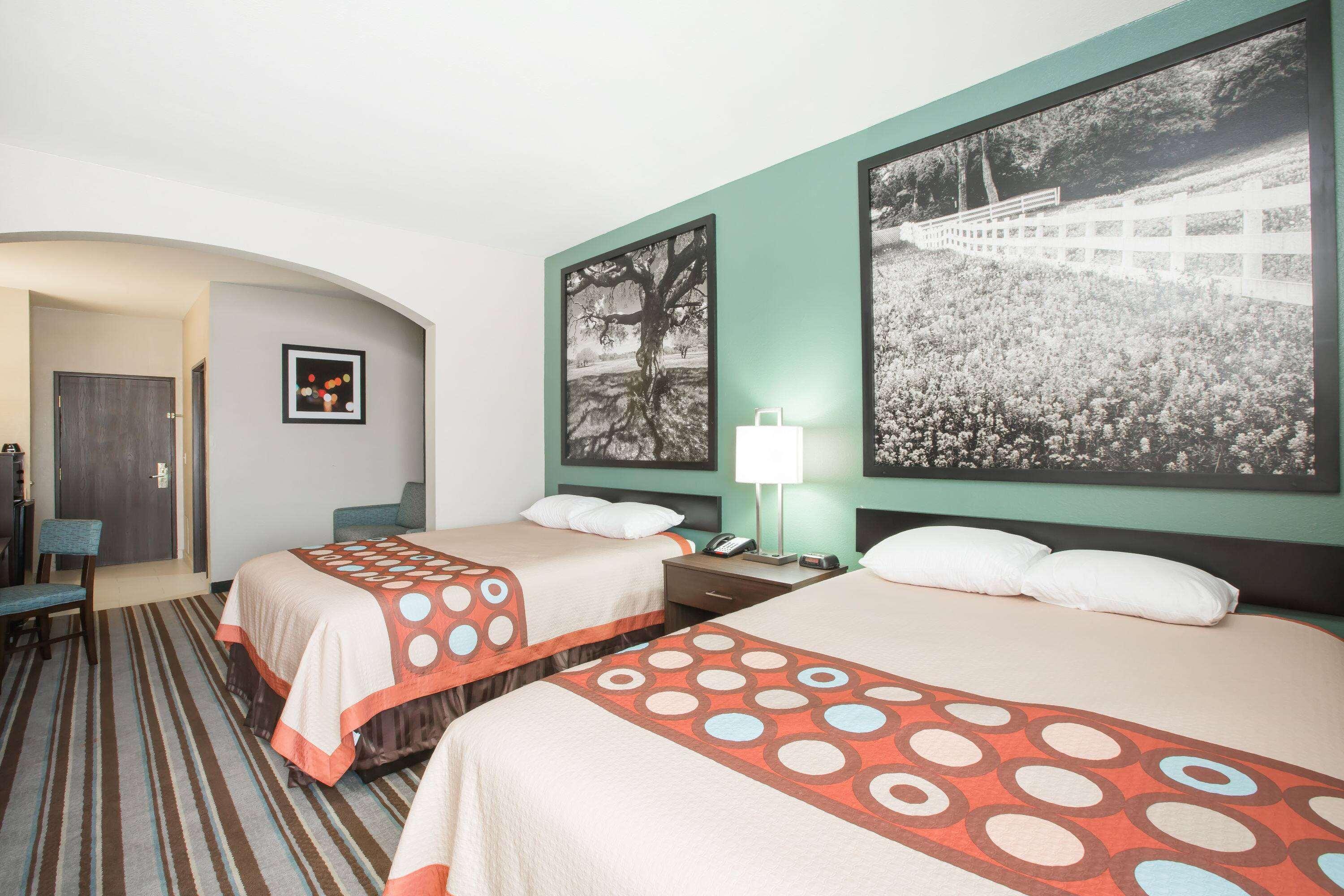 Quadruple Two Queen Beds