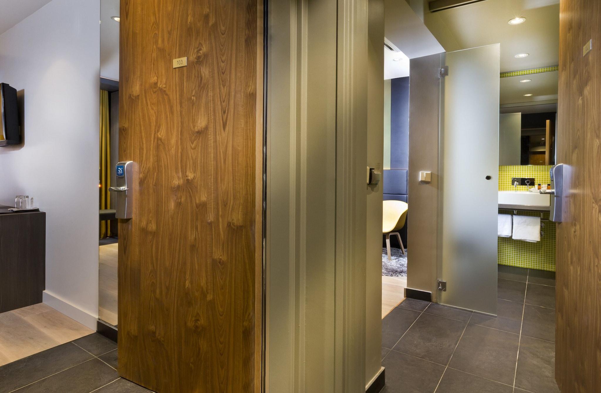 Family Room Three Beds