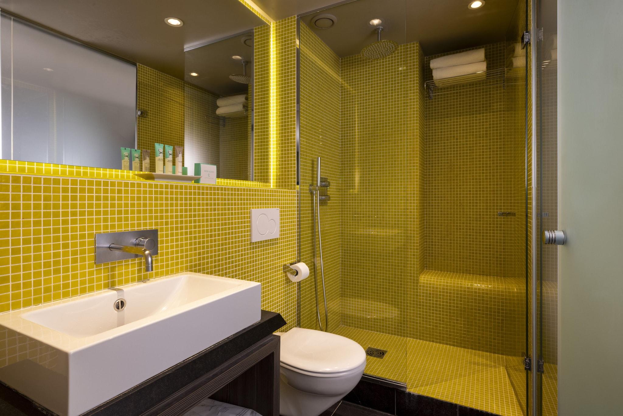 Double Queen Size Bed