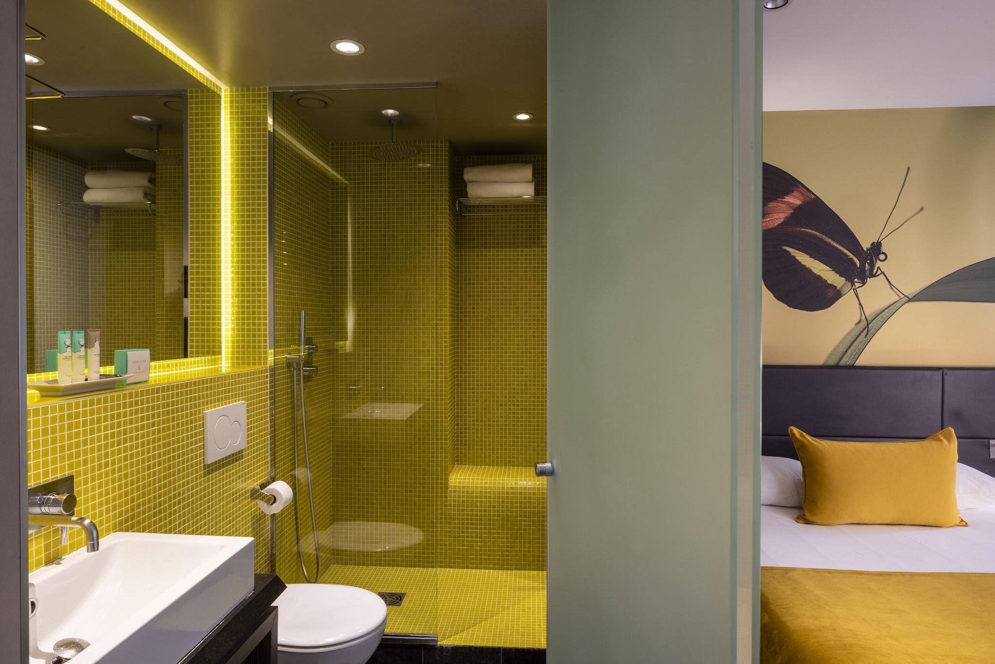 Double Queen Size Bed