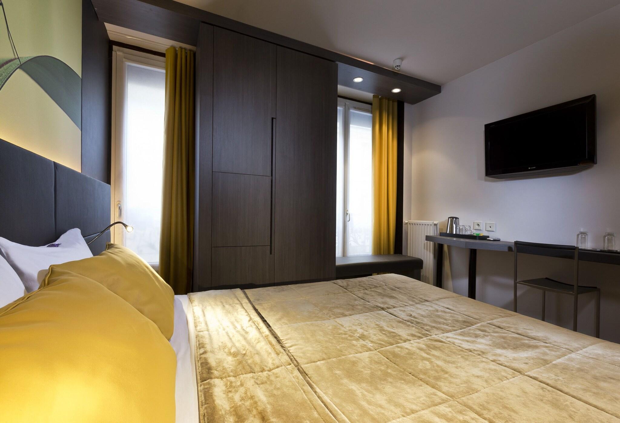 Double Queen Size Bed