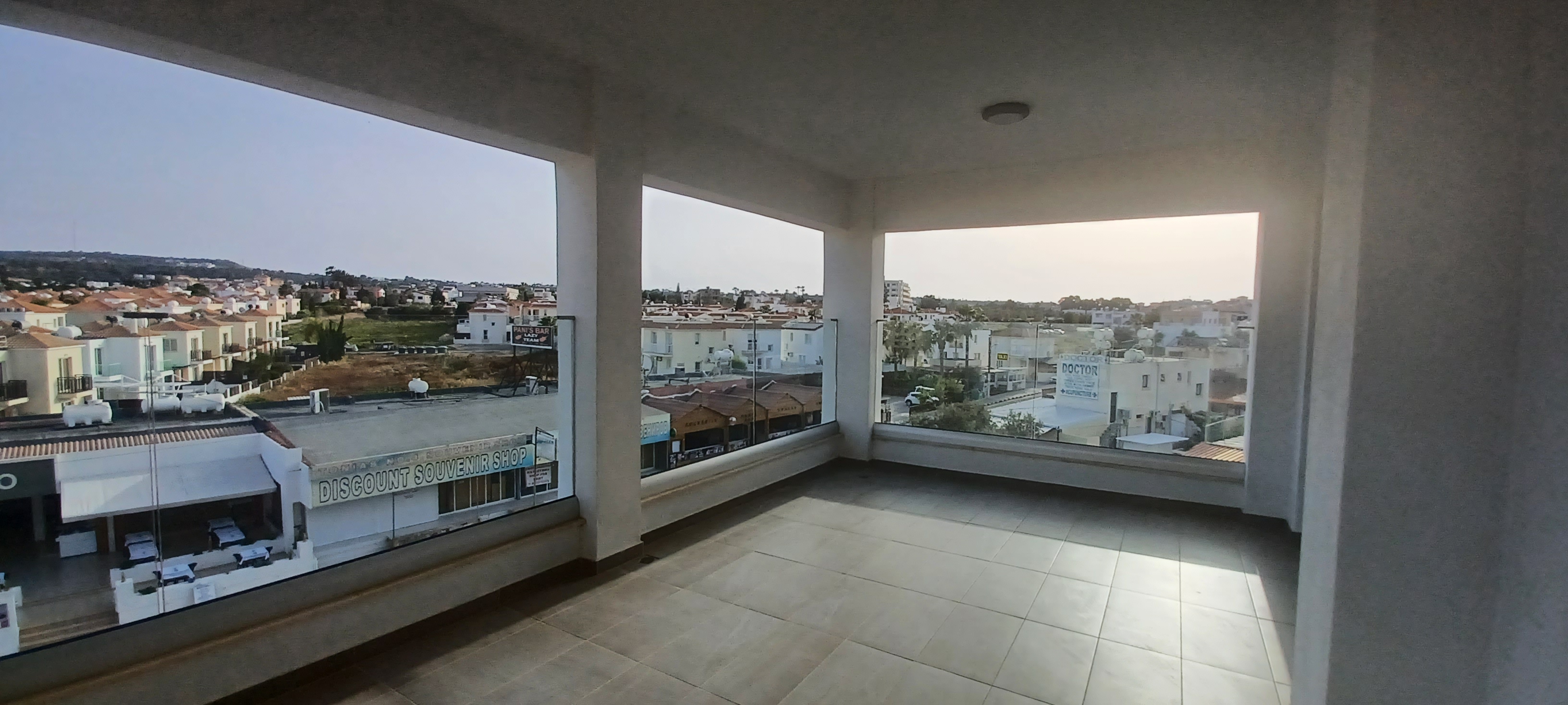 Studio Premier King Bed