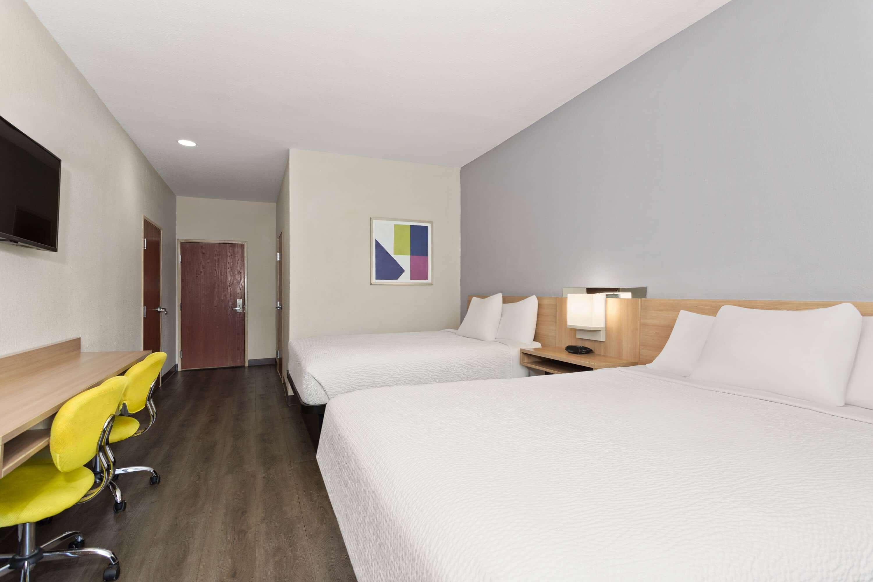 Quadruple Two Queen Beds