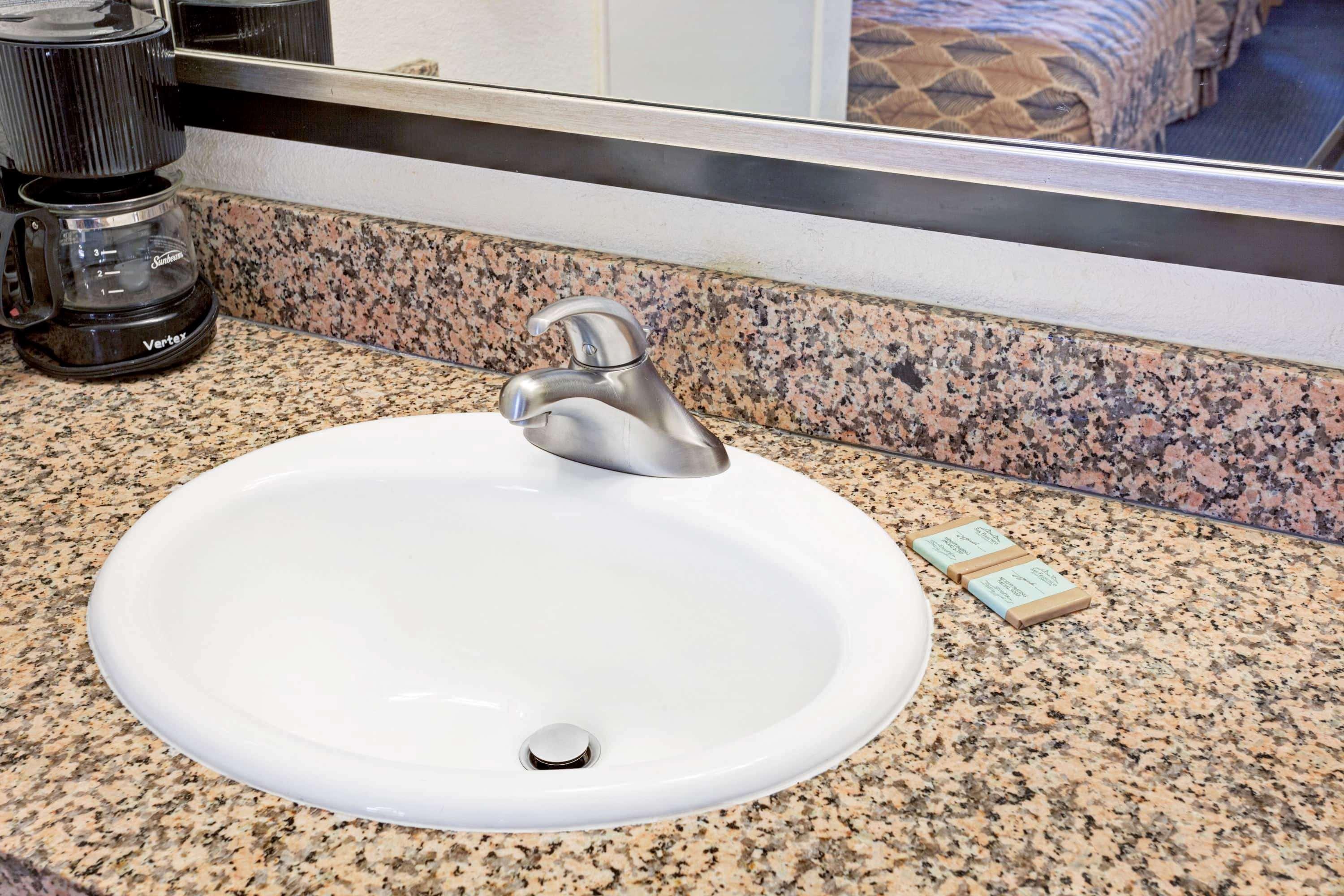 Quadruple Two Queen Beds Non Smoking