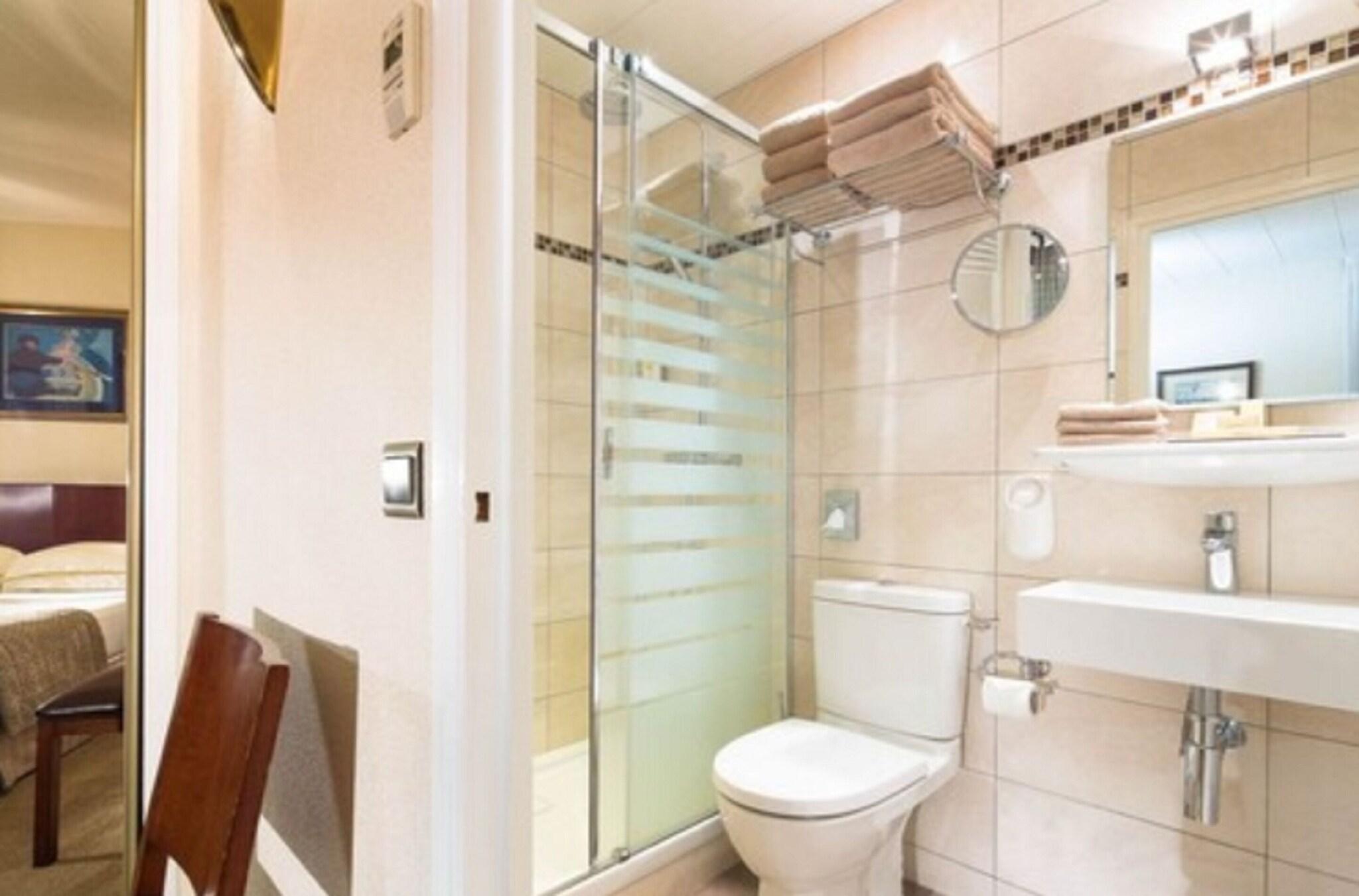 Double Classic Double Bed