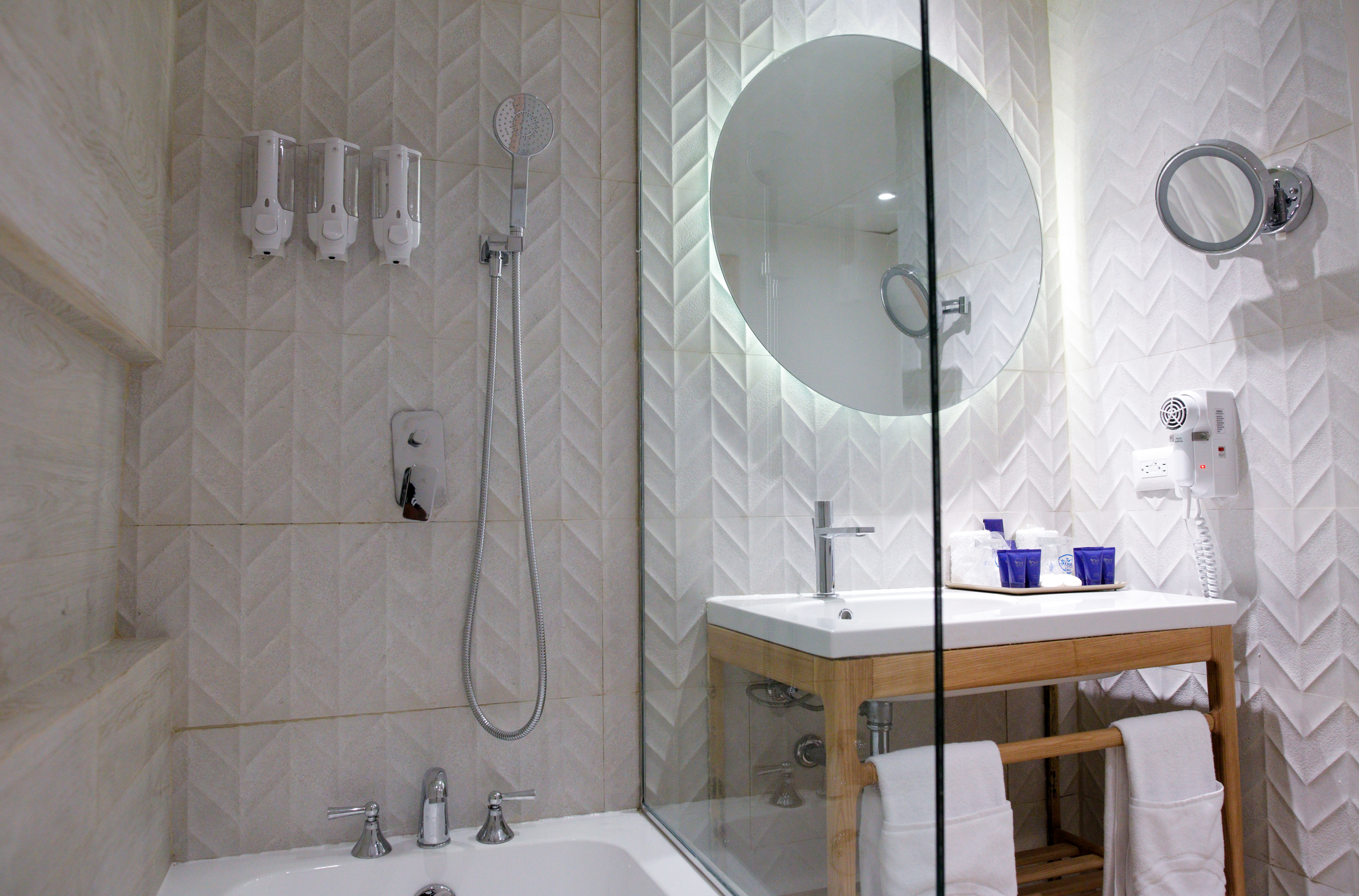 Family Room Capacity 5