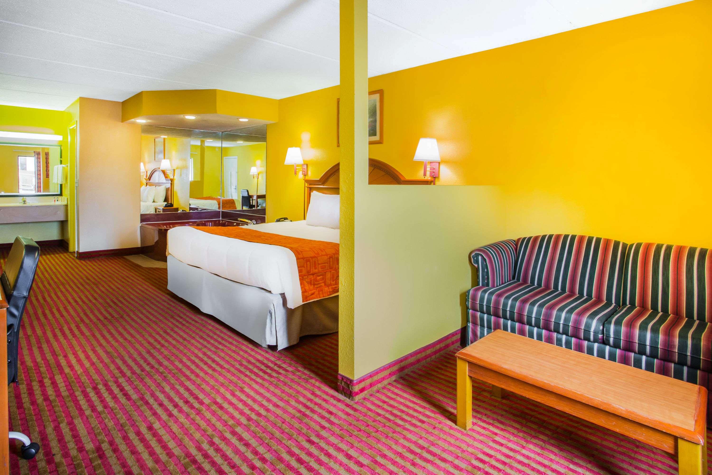 Room King Bed Non Smoking