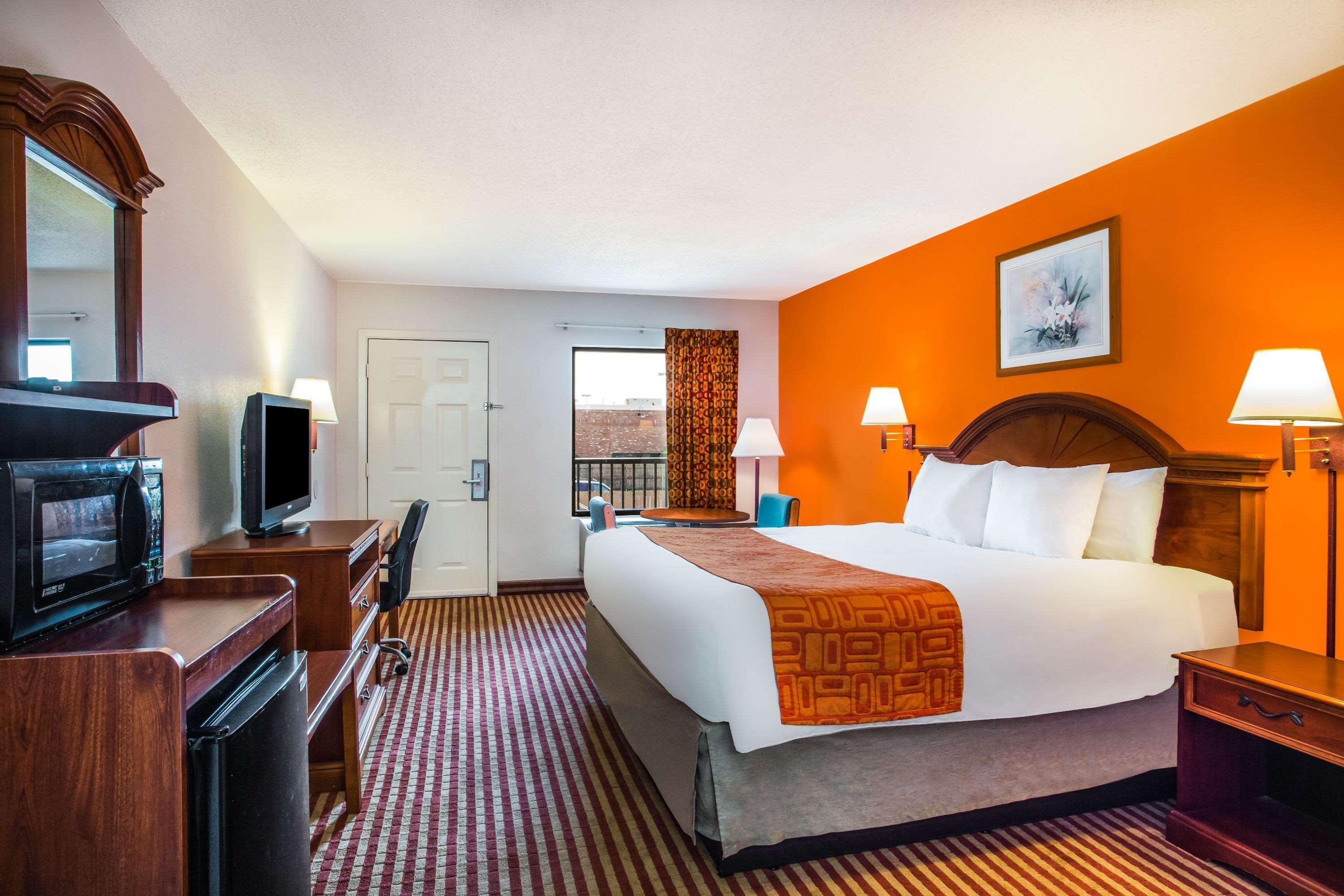 Room King Bed Non Smoking