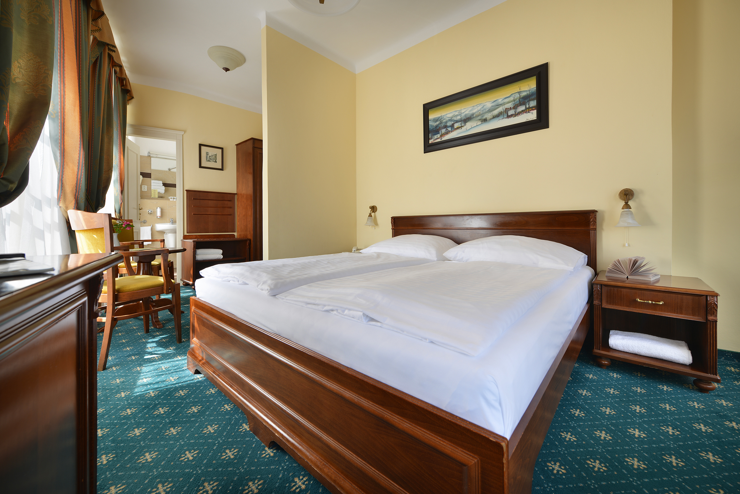 Double or Twin Standard