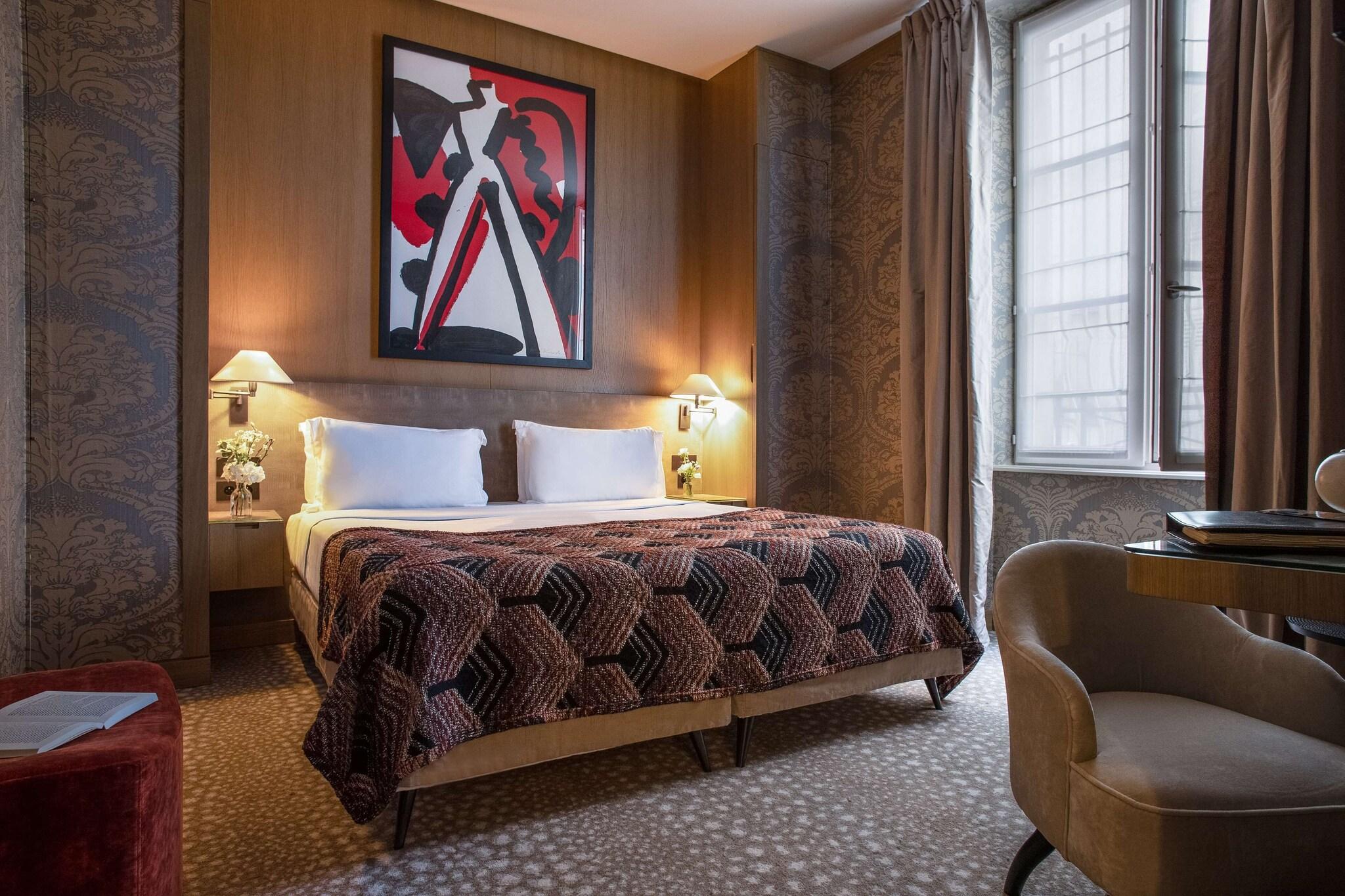 Double Club King Bed