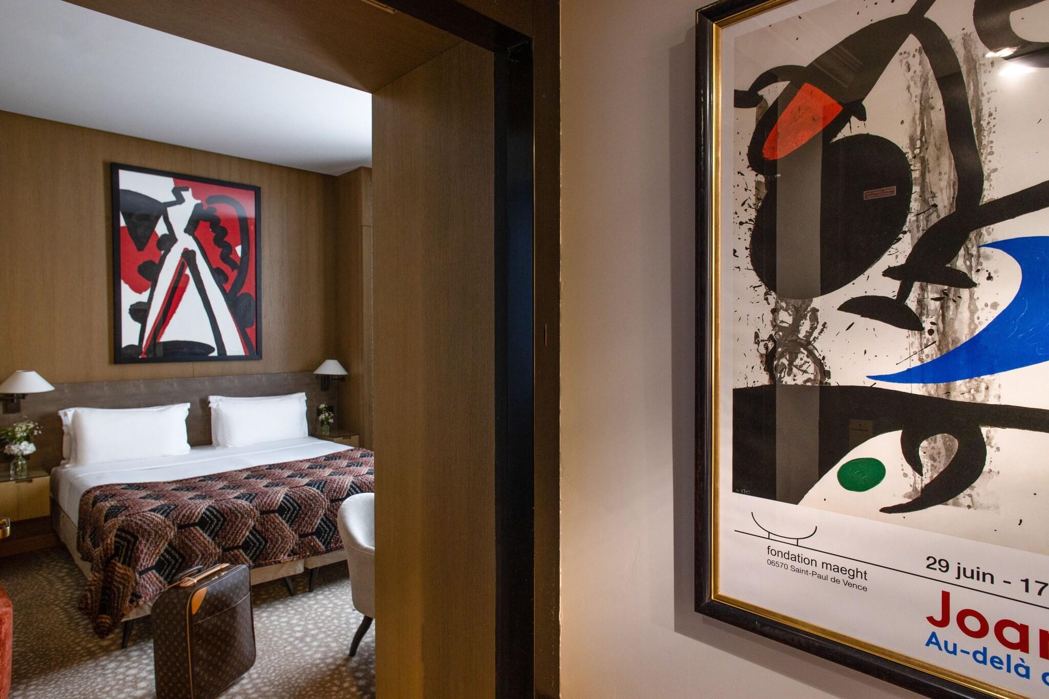 Double Club King Bed