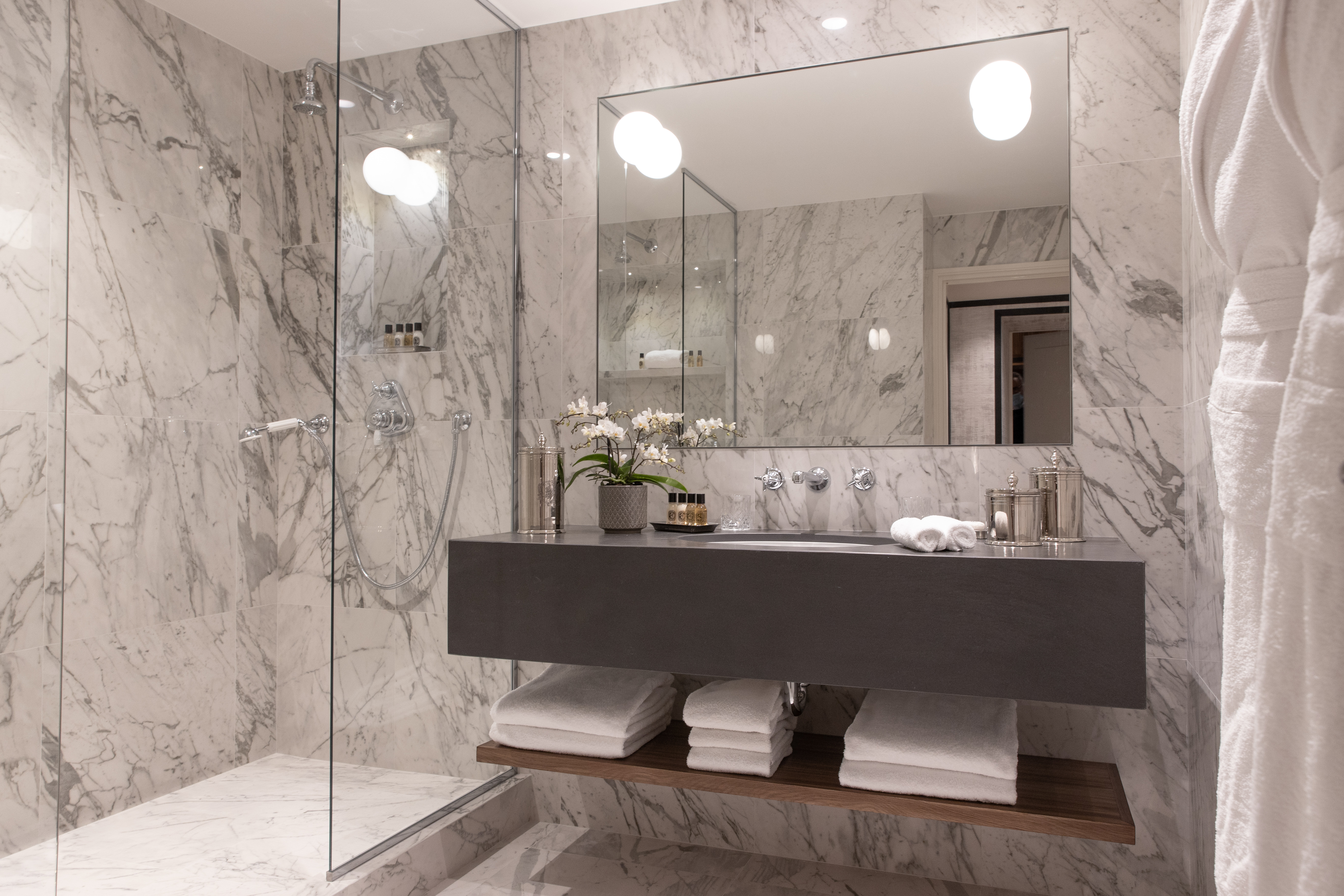 Apartment Two Bedrooms Three Bathrooms