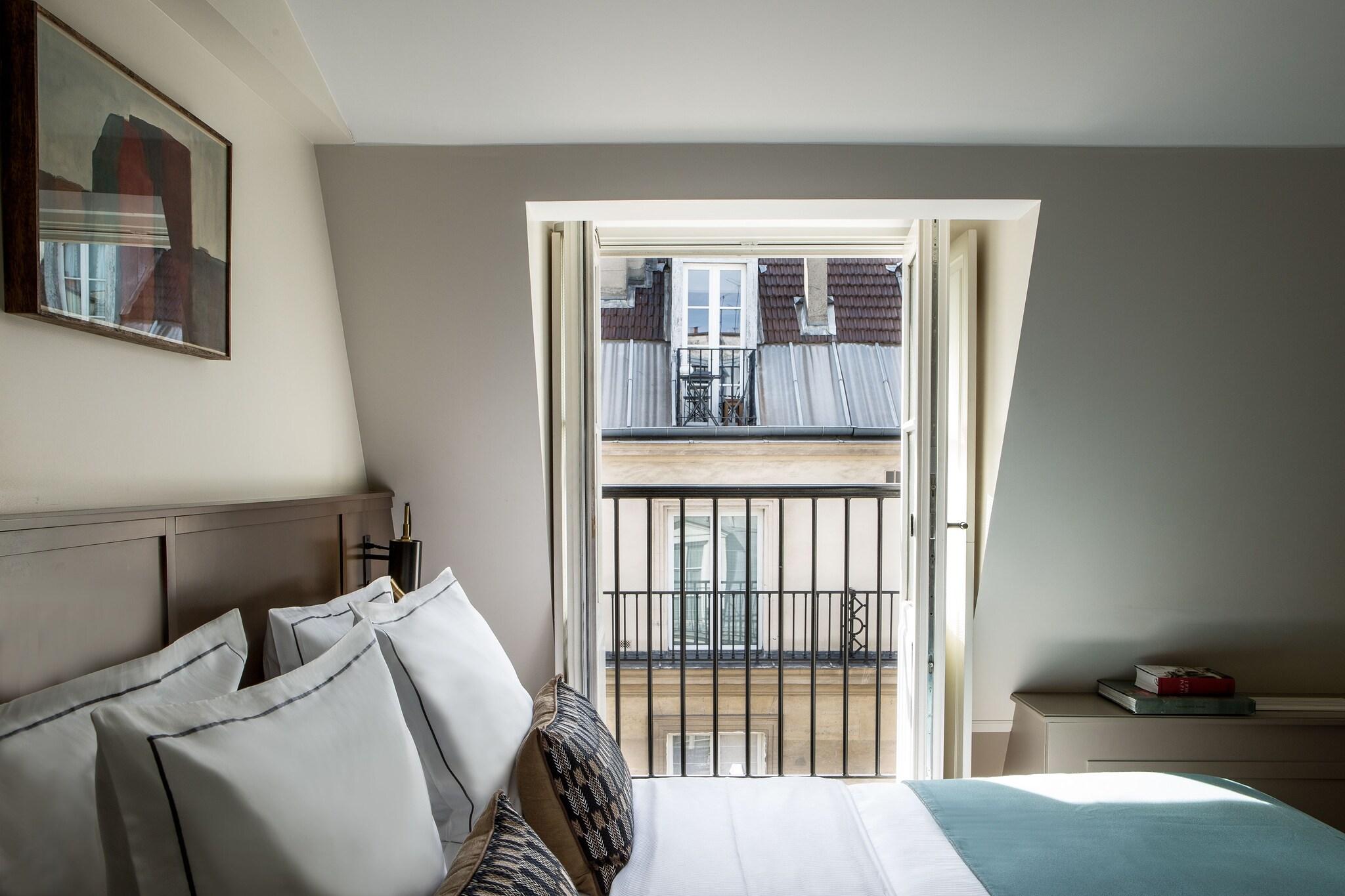 Double Deluxe Queen Bed