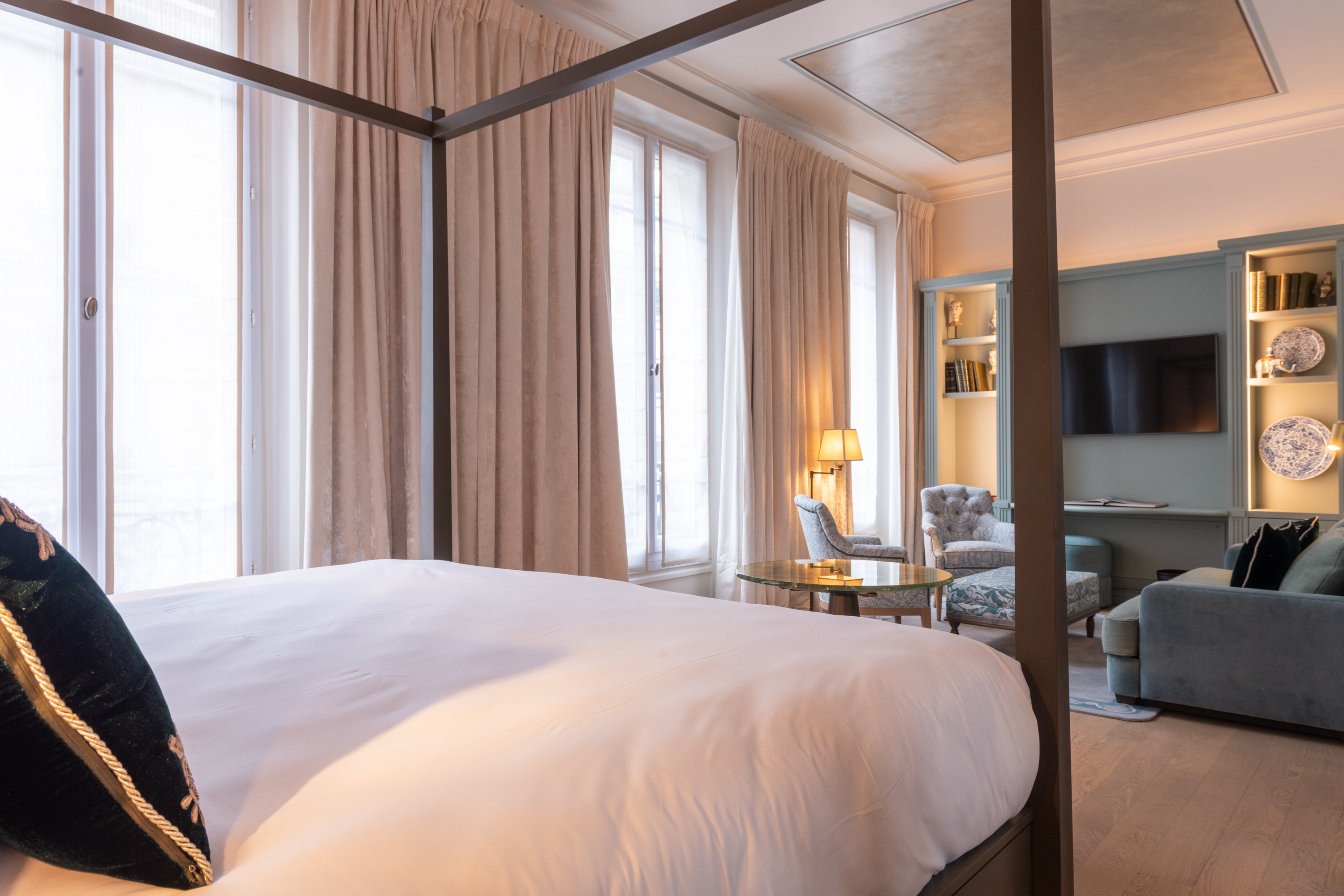 Junior Suite King Size Bed