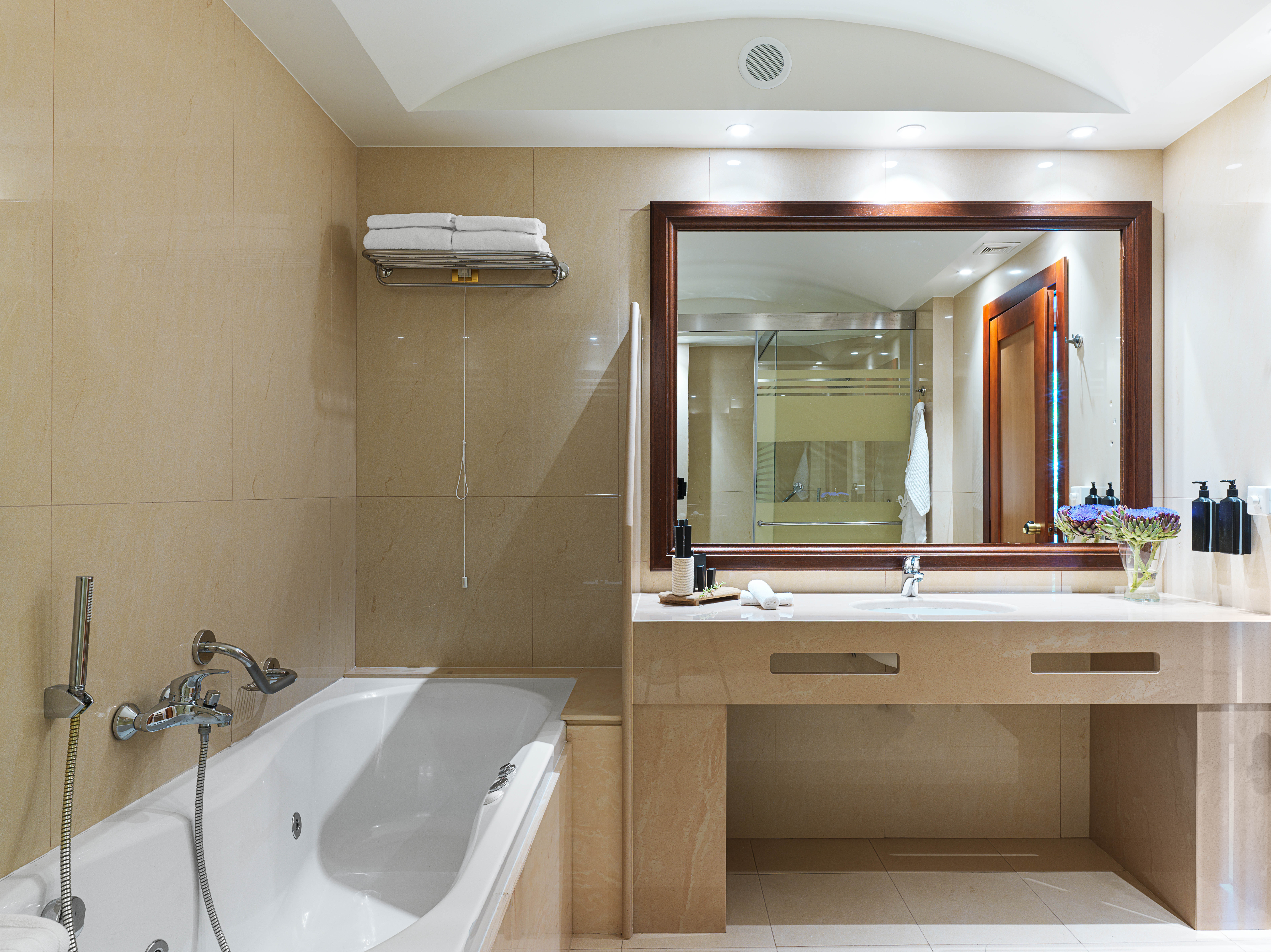 Family Room Deluxe Sea View