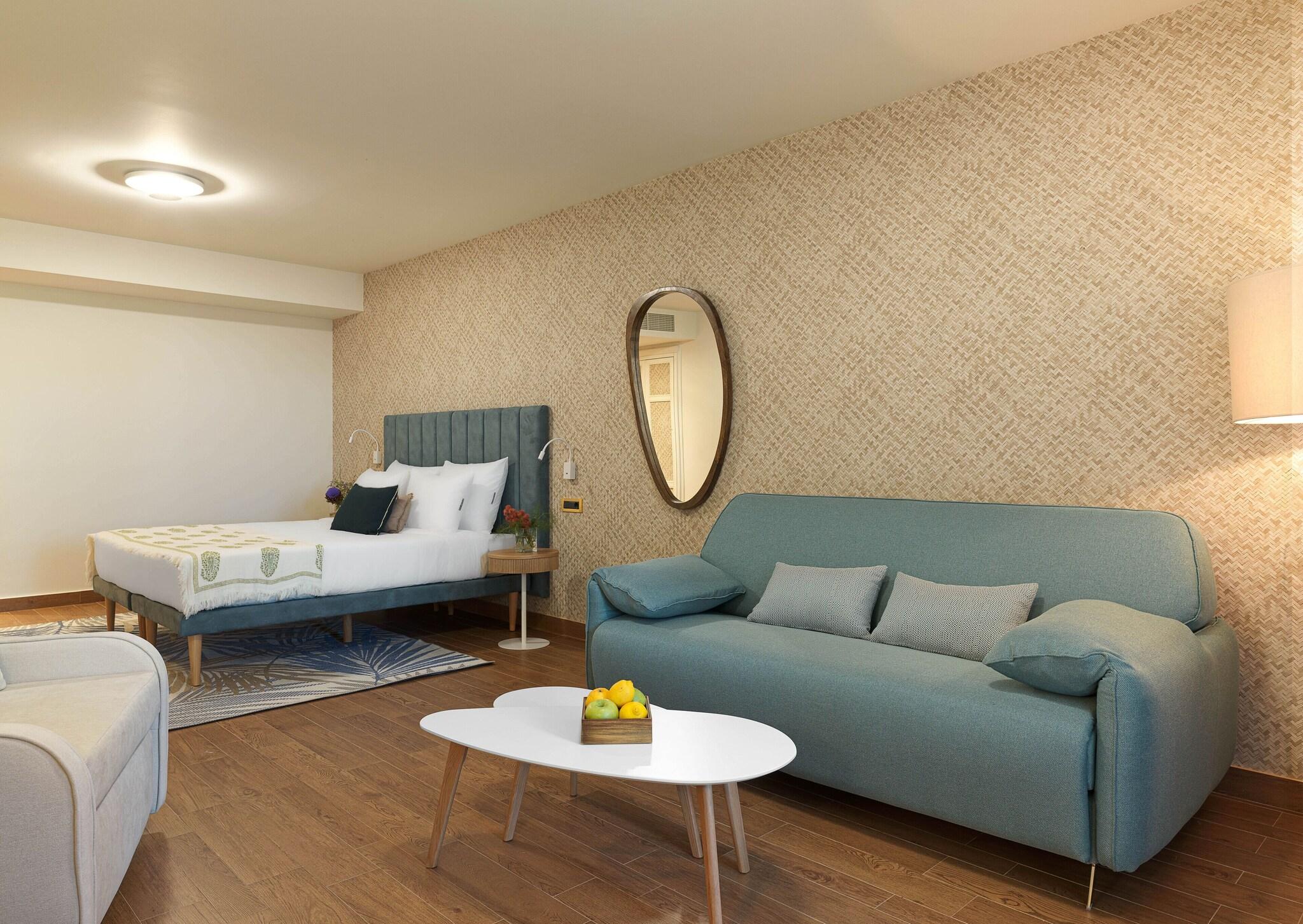 Family Room Queen Size Bed