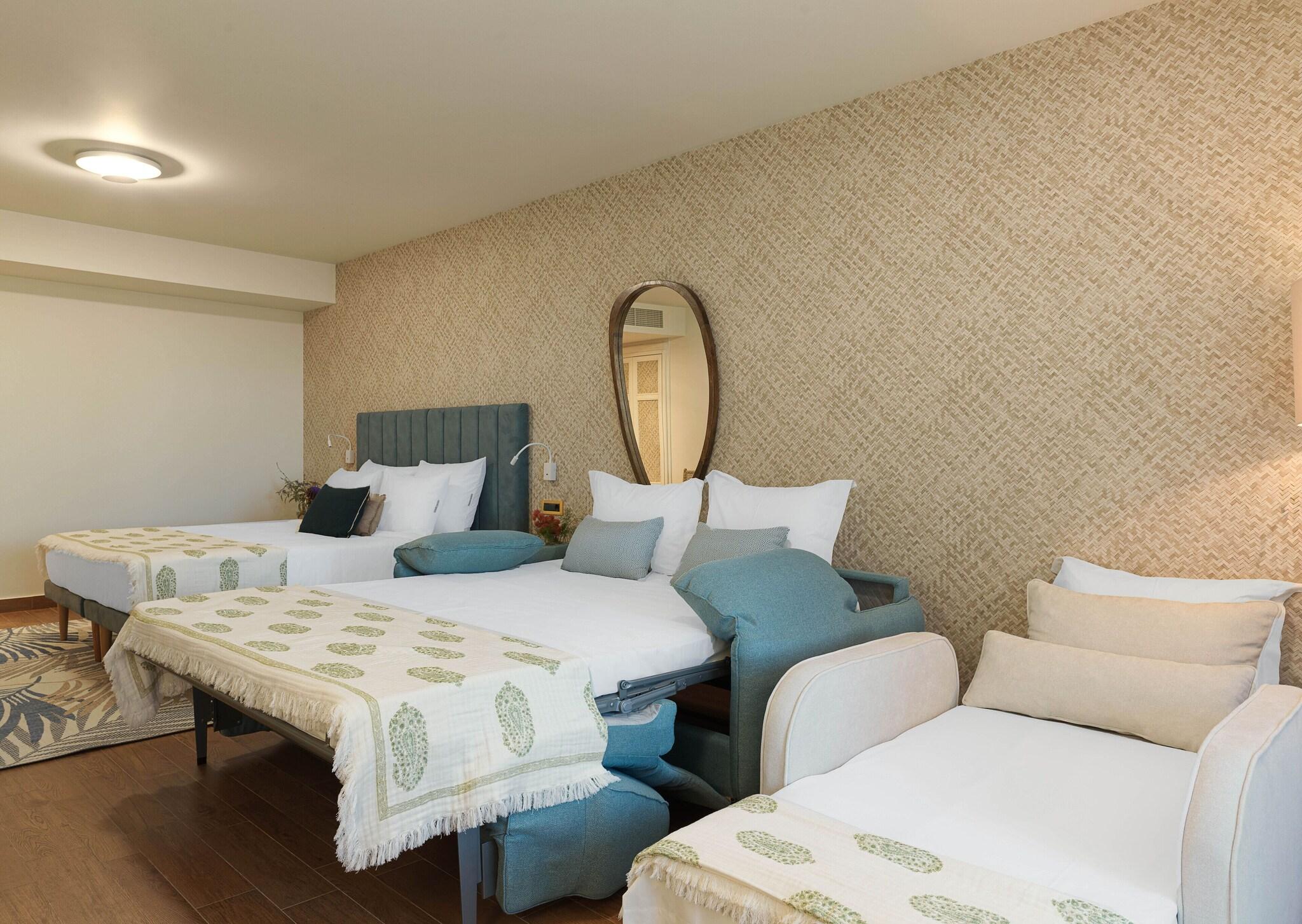 Family Room Queen Size Bed