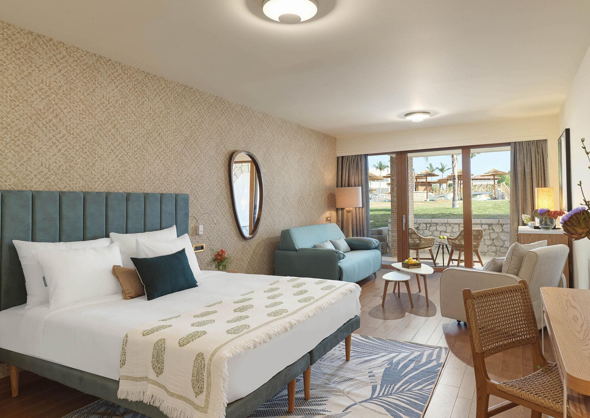 Family Room Queen Size Bed