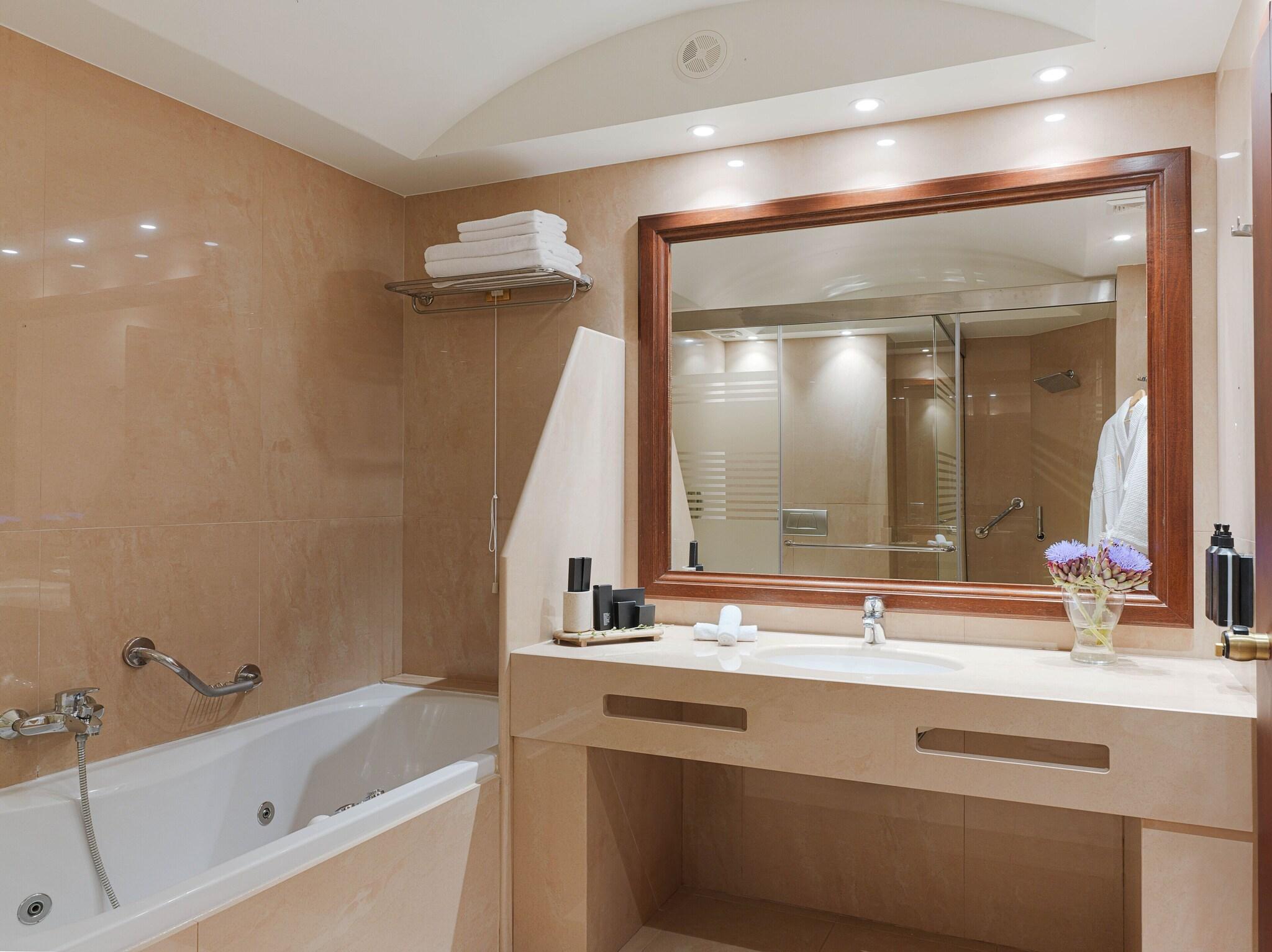 Family Room Queen Size Bed