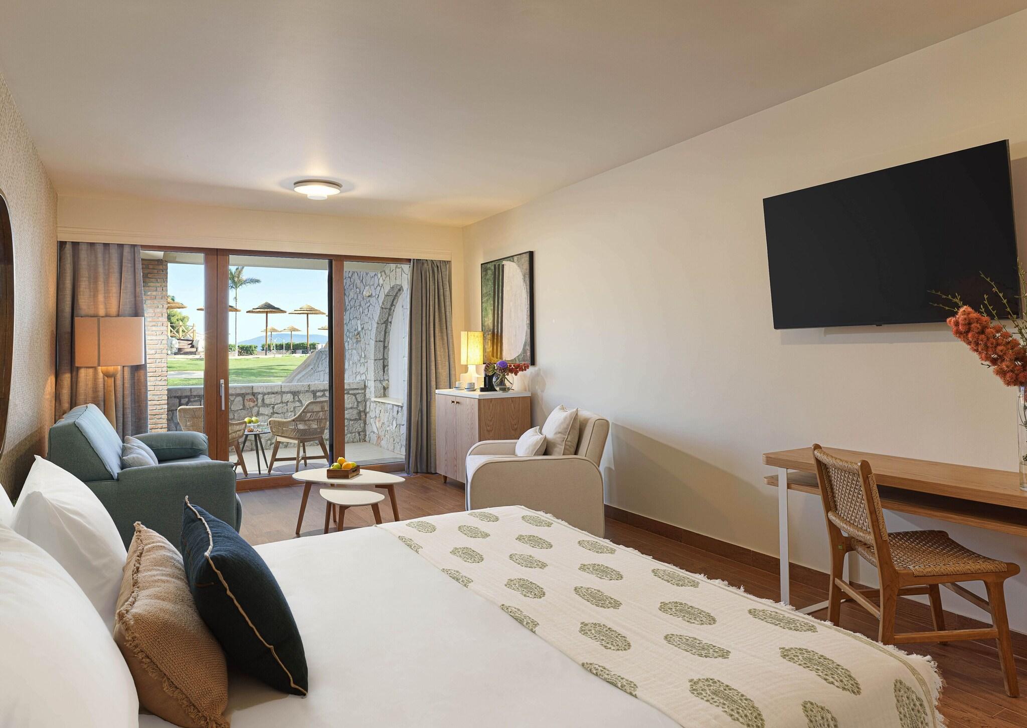 Family Room Queen Size Bed