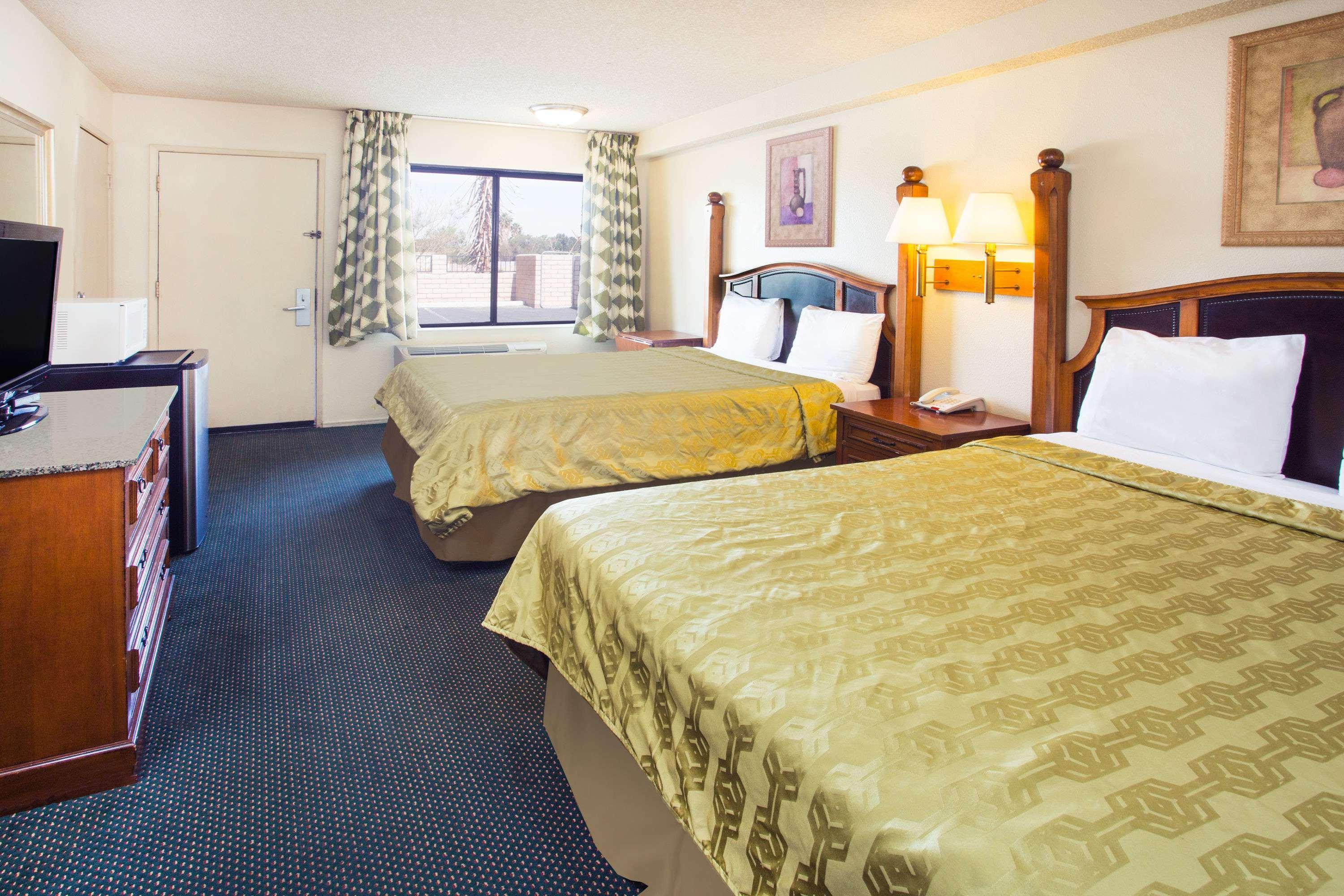 Quadruple Two Queen Beds