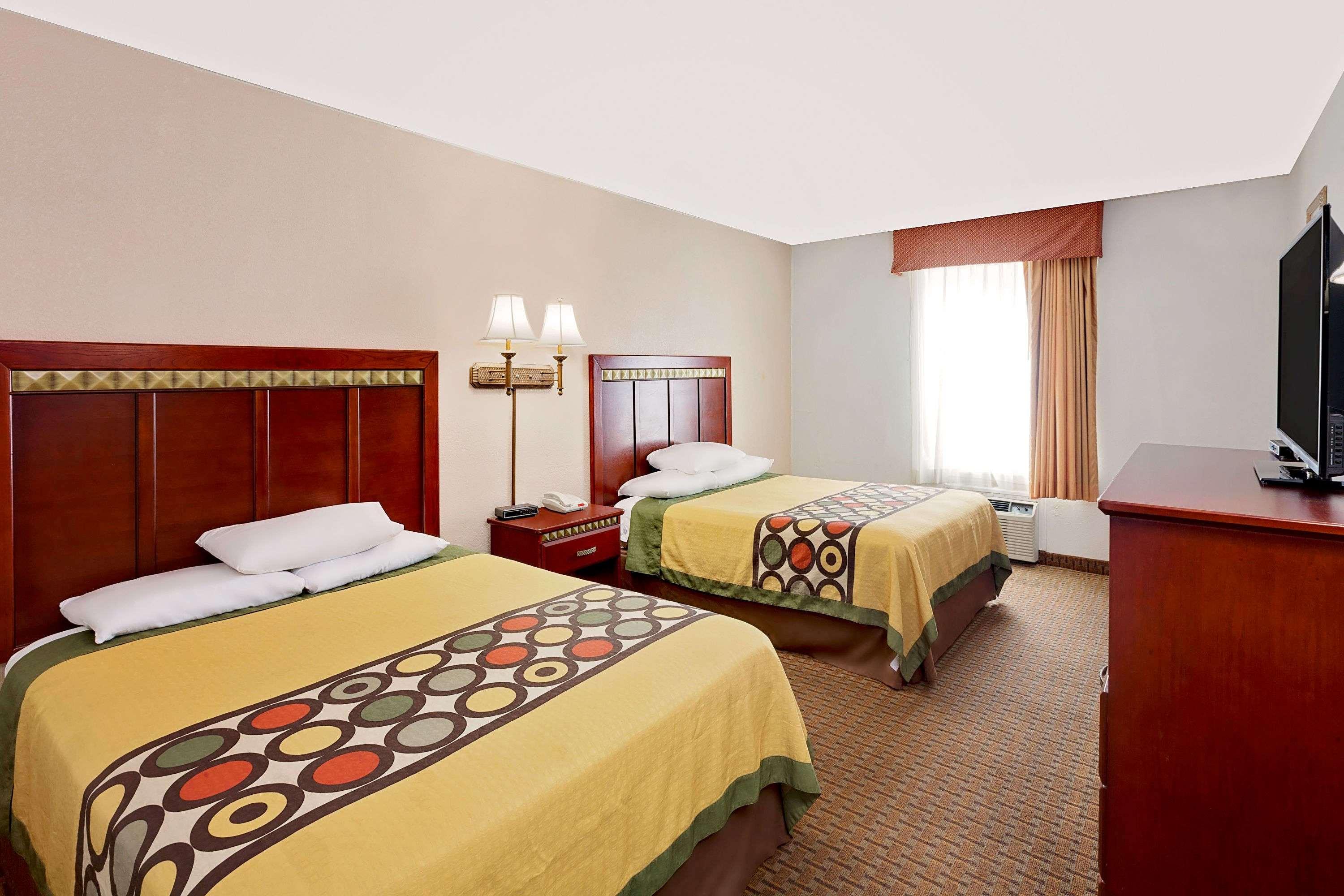 Quadruple Two Queen Beds