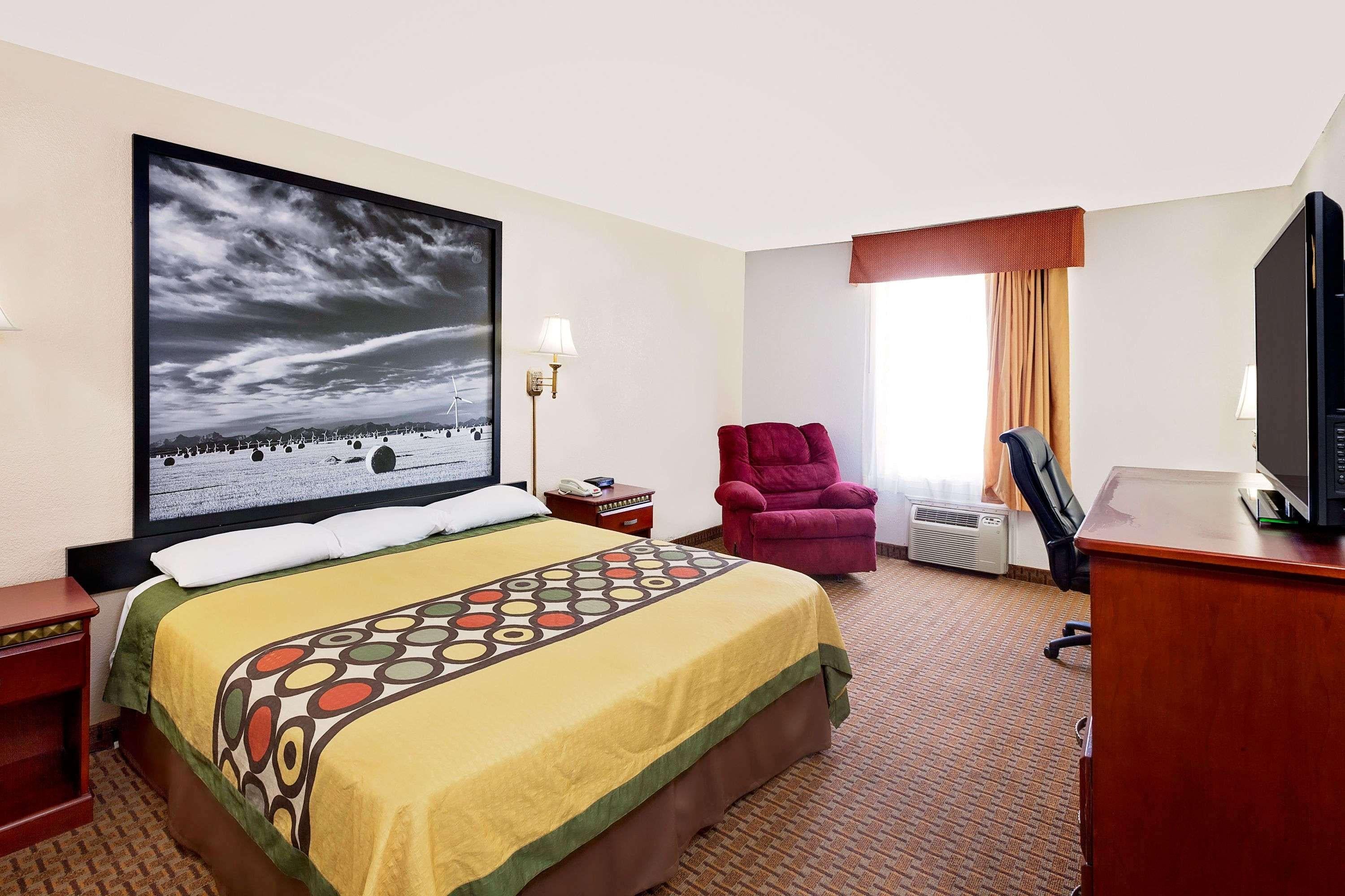 Room King Bed Non Smoking