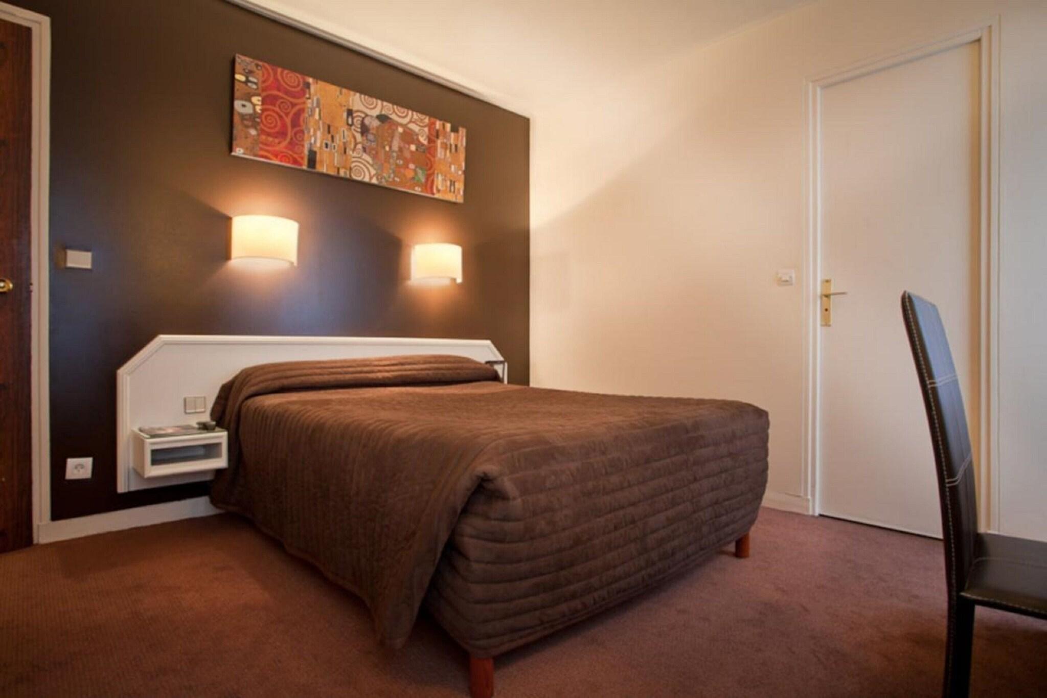 Double Classic Double Bed