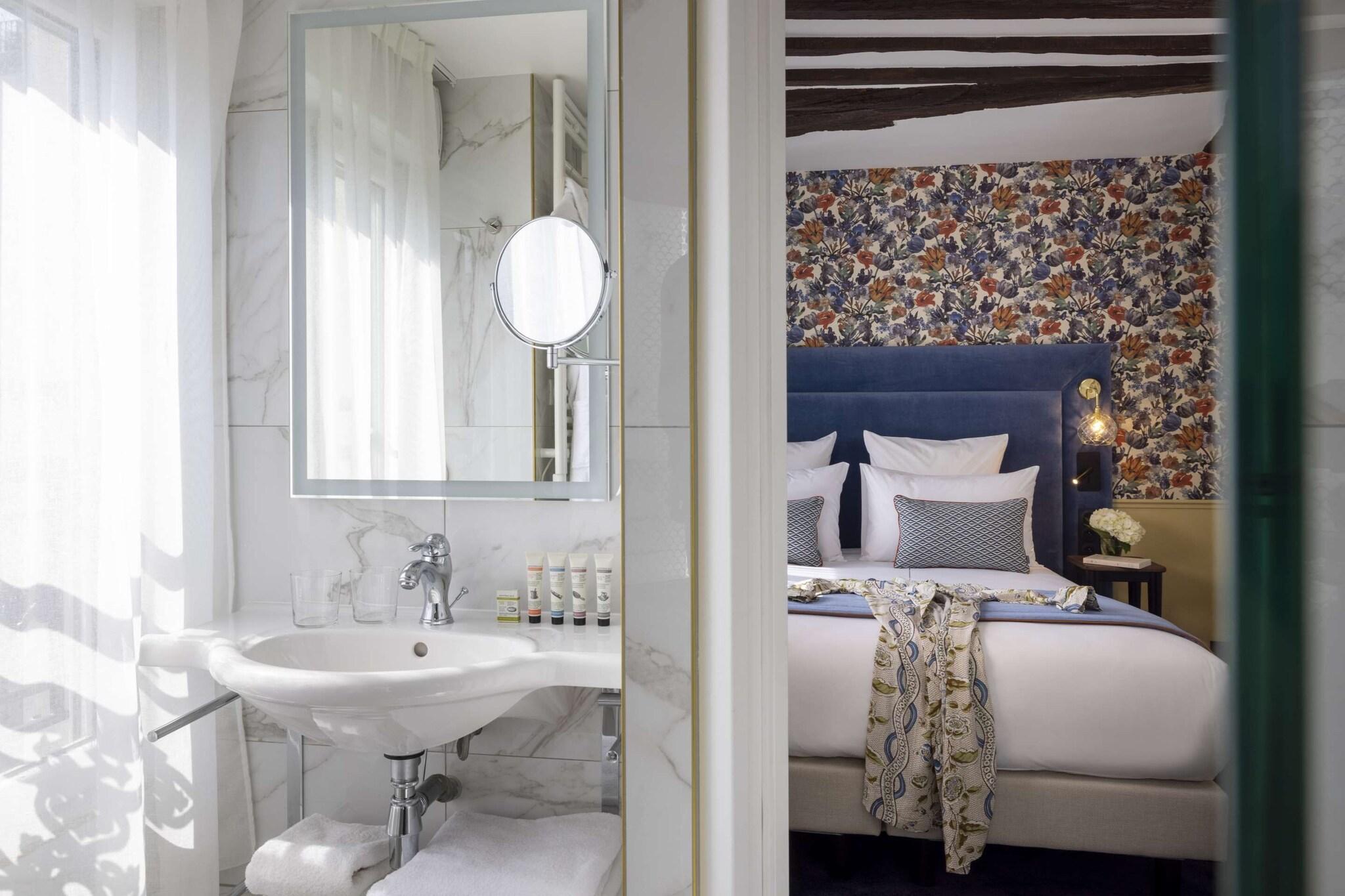 Double Superior Queen Bed