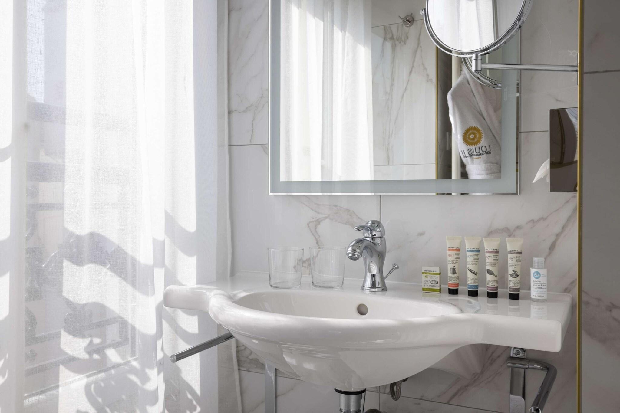 Double Superior Queen Bed