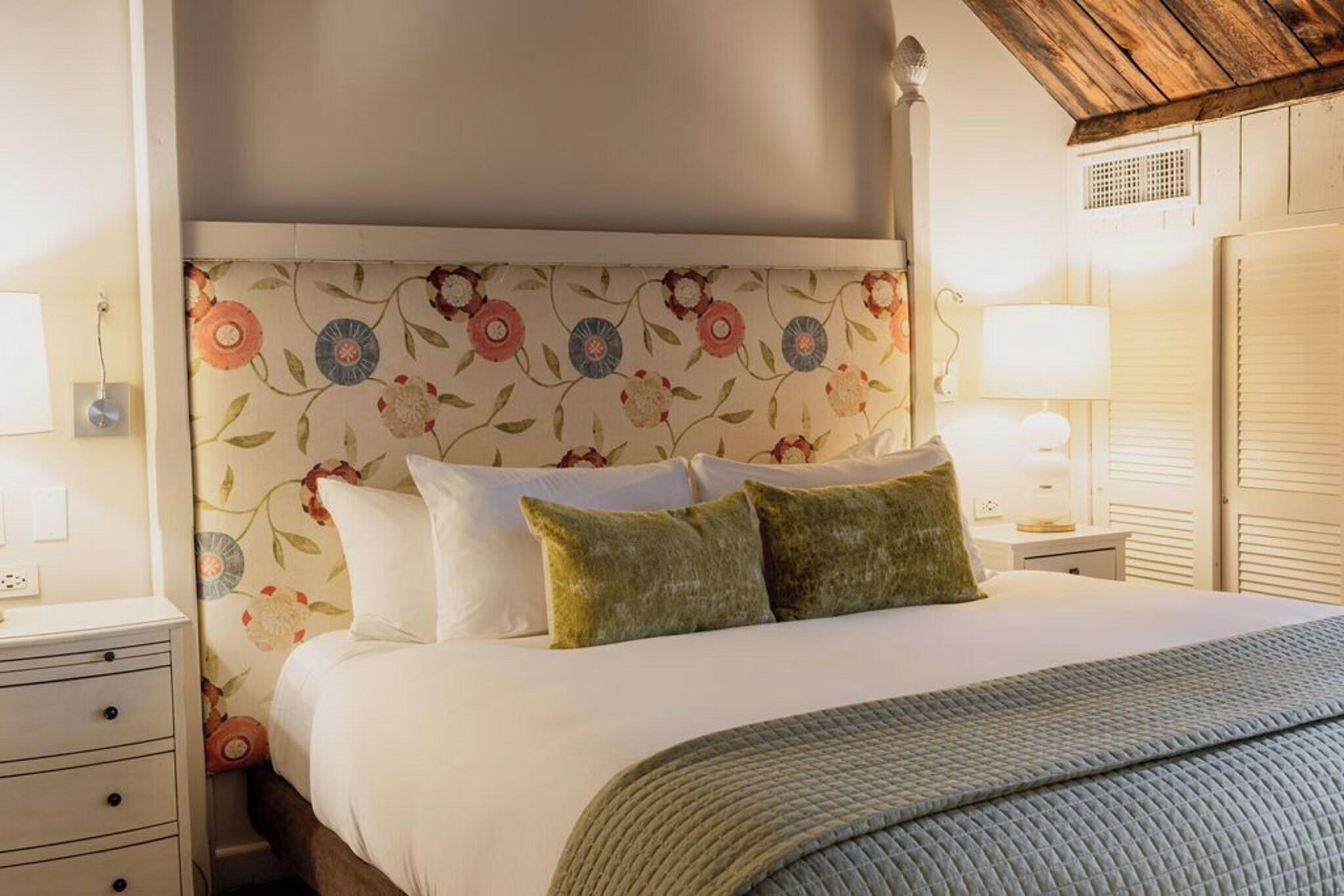 Suite Queen Size Bed