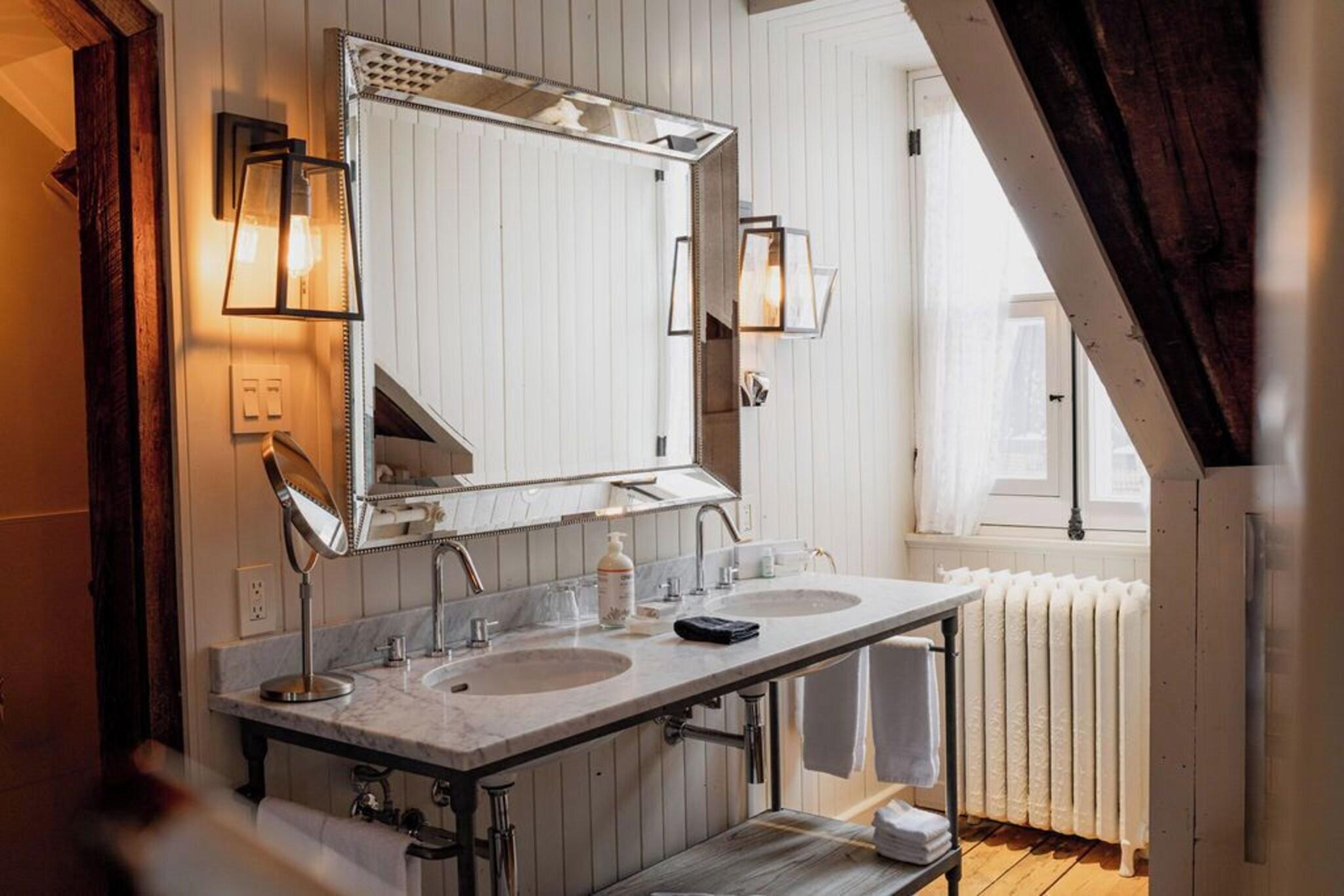 Suite Queen Size Bed