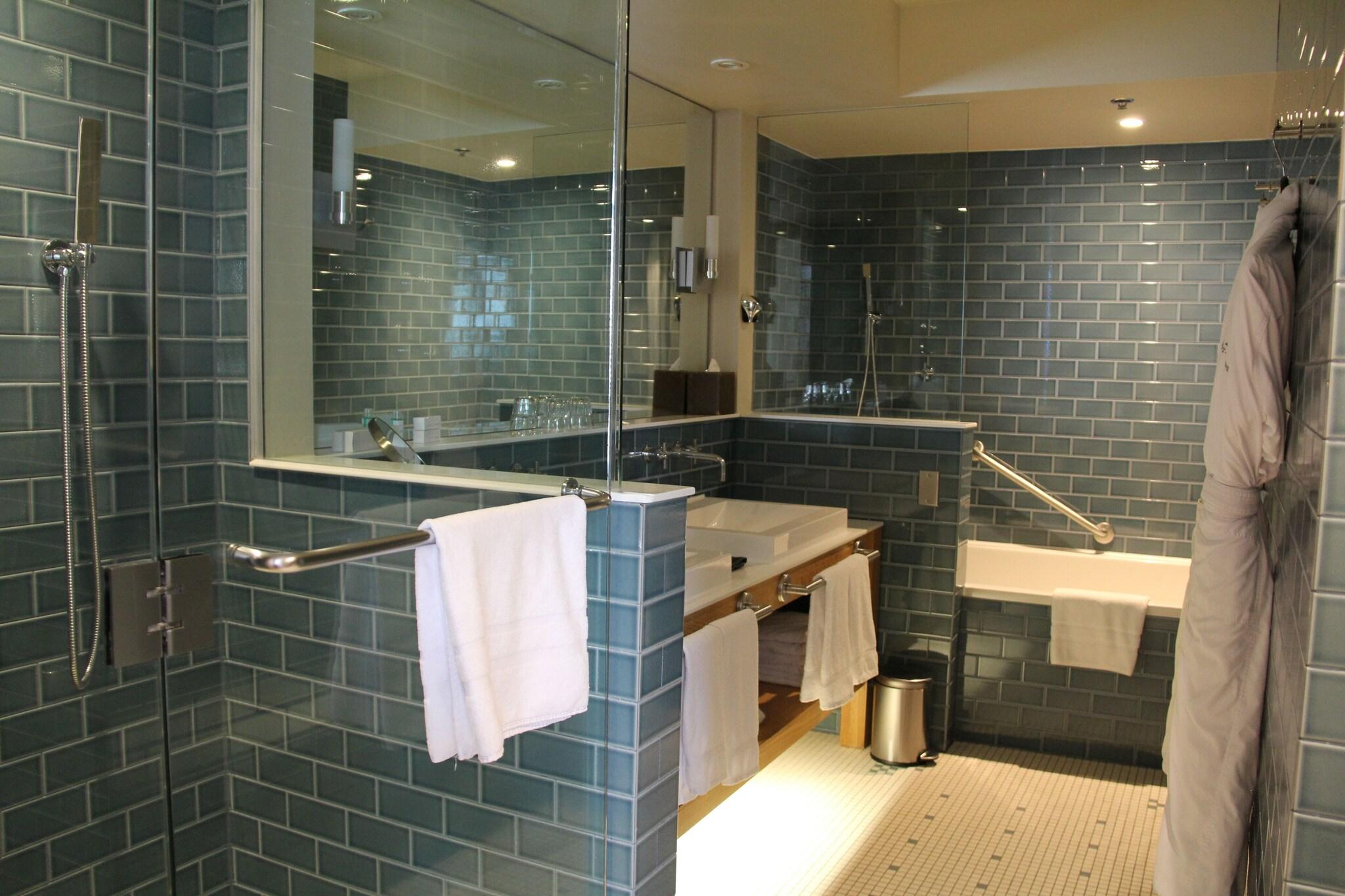 Suite Queen Size Bed