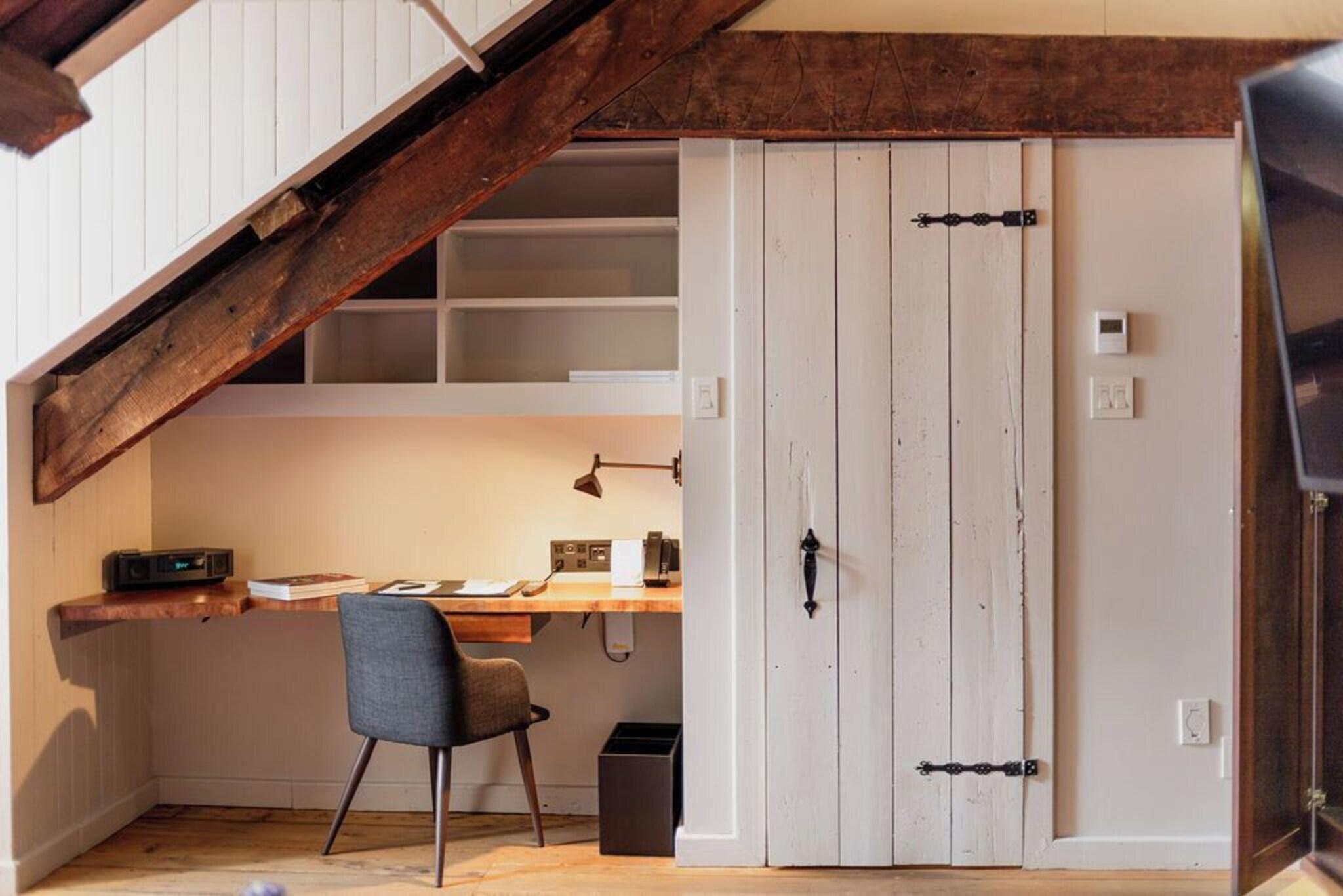 Suite Queen Size Bed