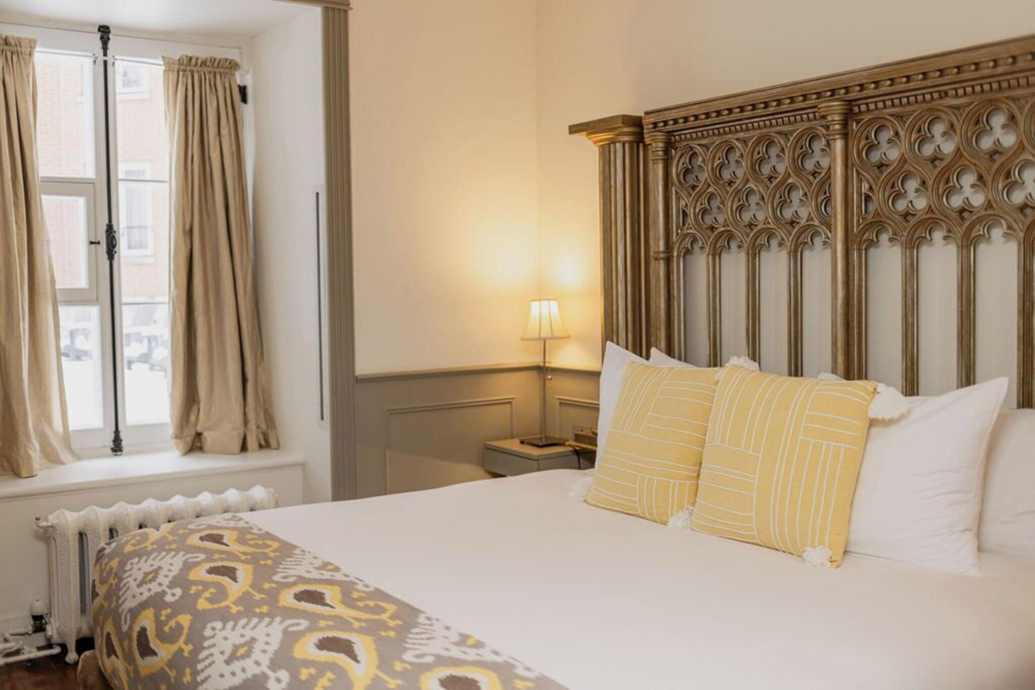 Junior Suite King Size Bed