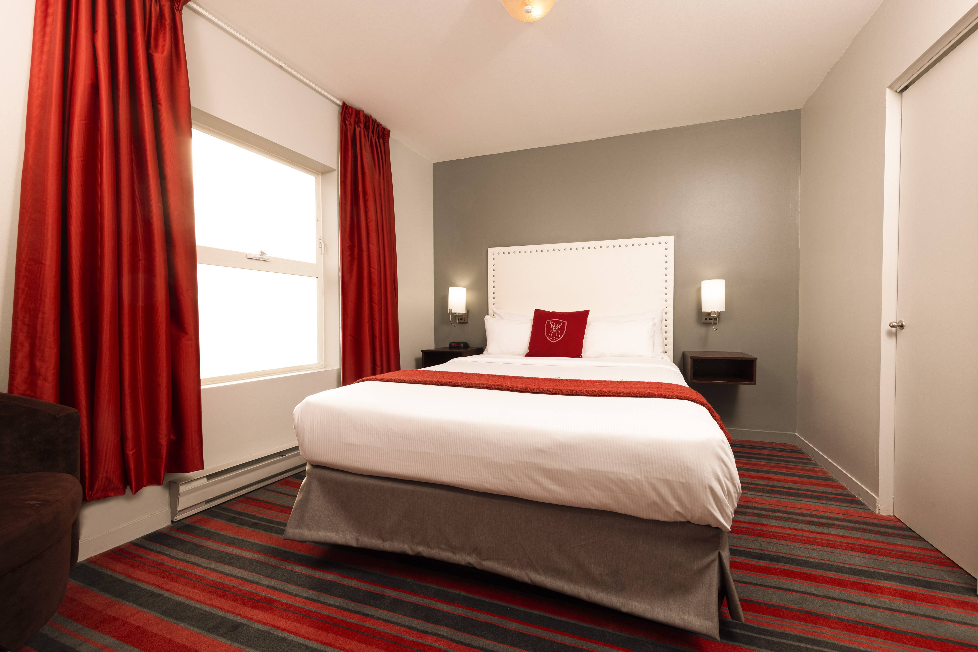 Junior Suite Queen Size Bed