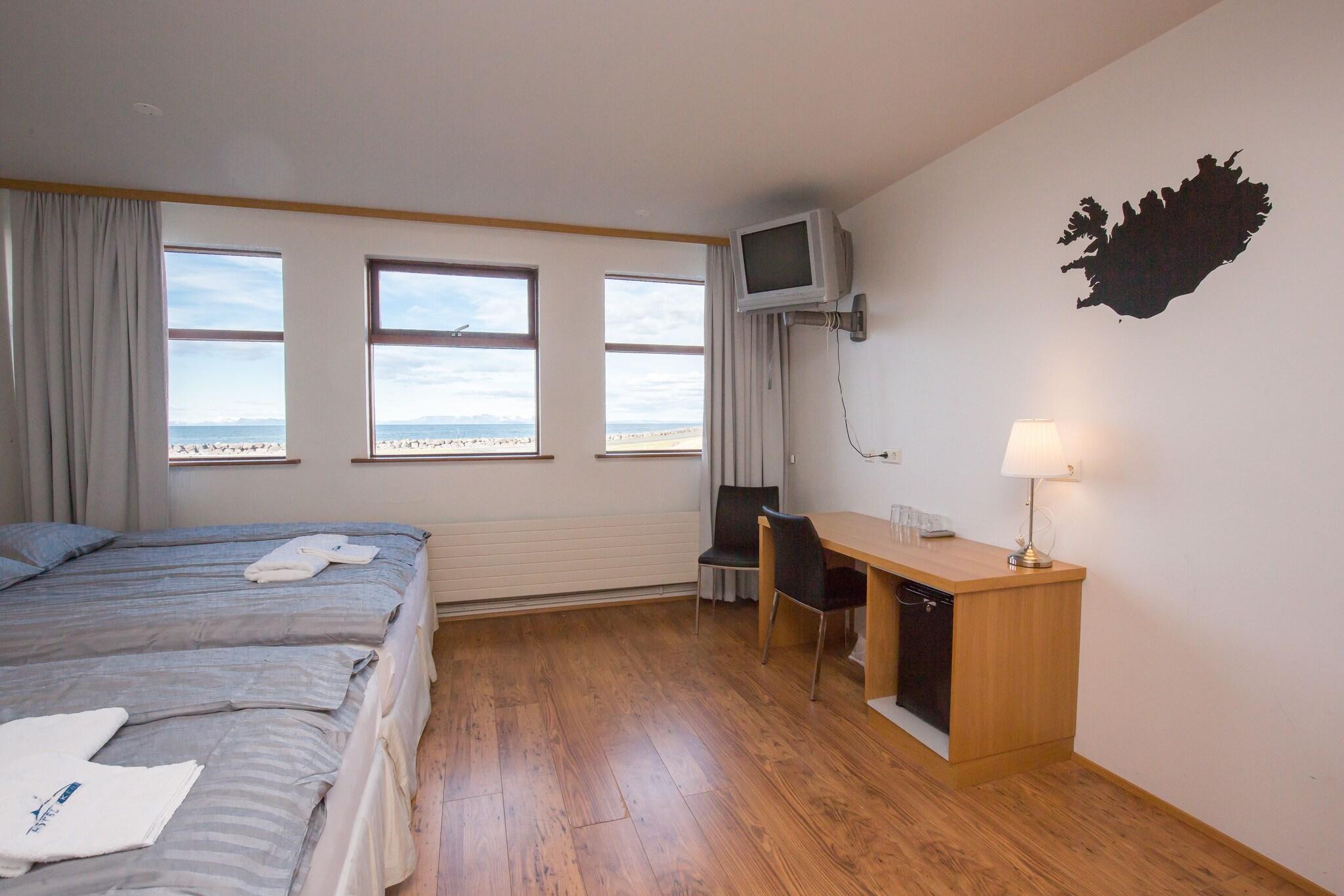 Family Room Three Beds