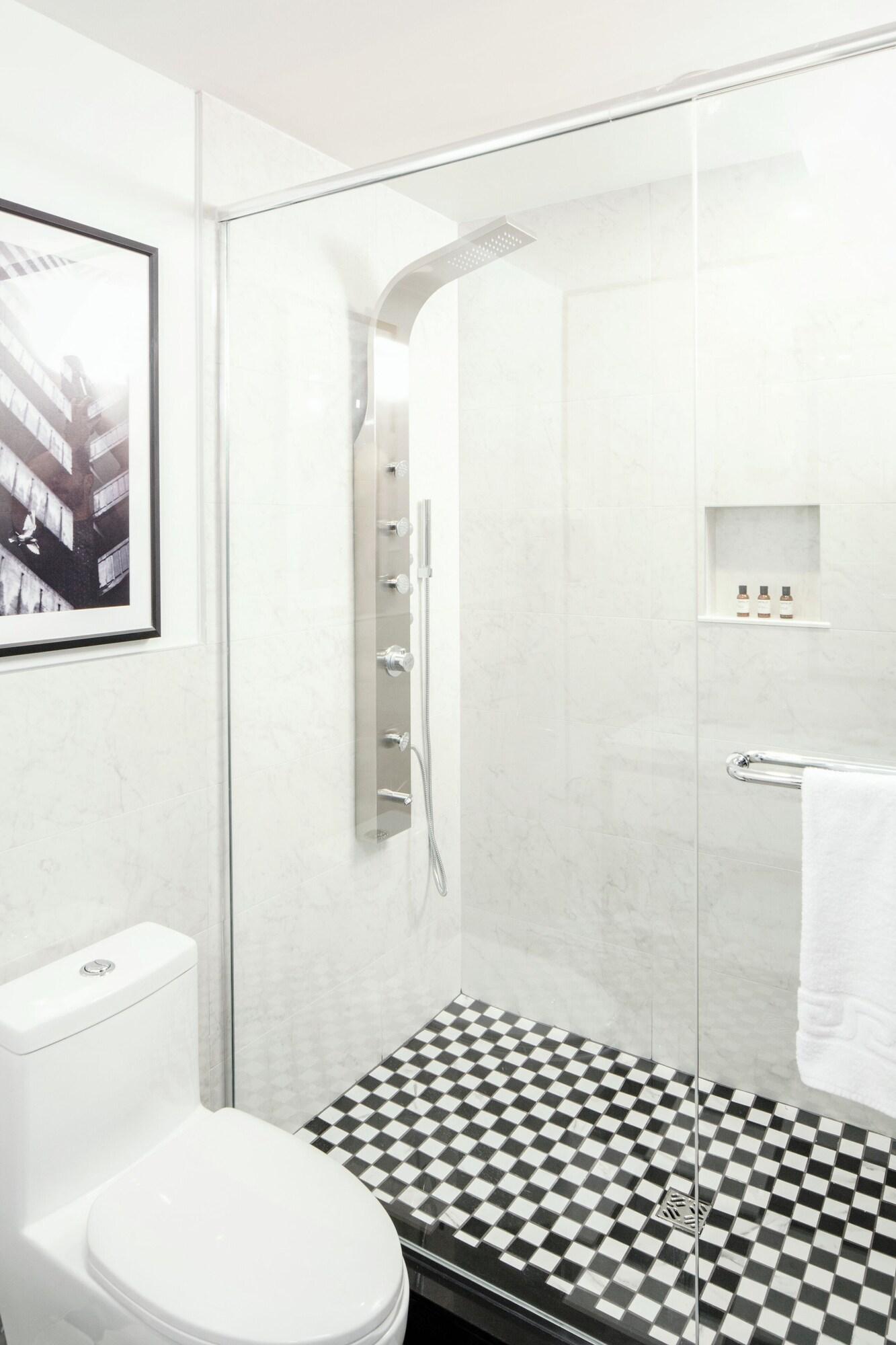 Double Deluxe King Bed