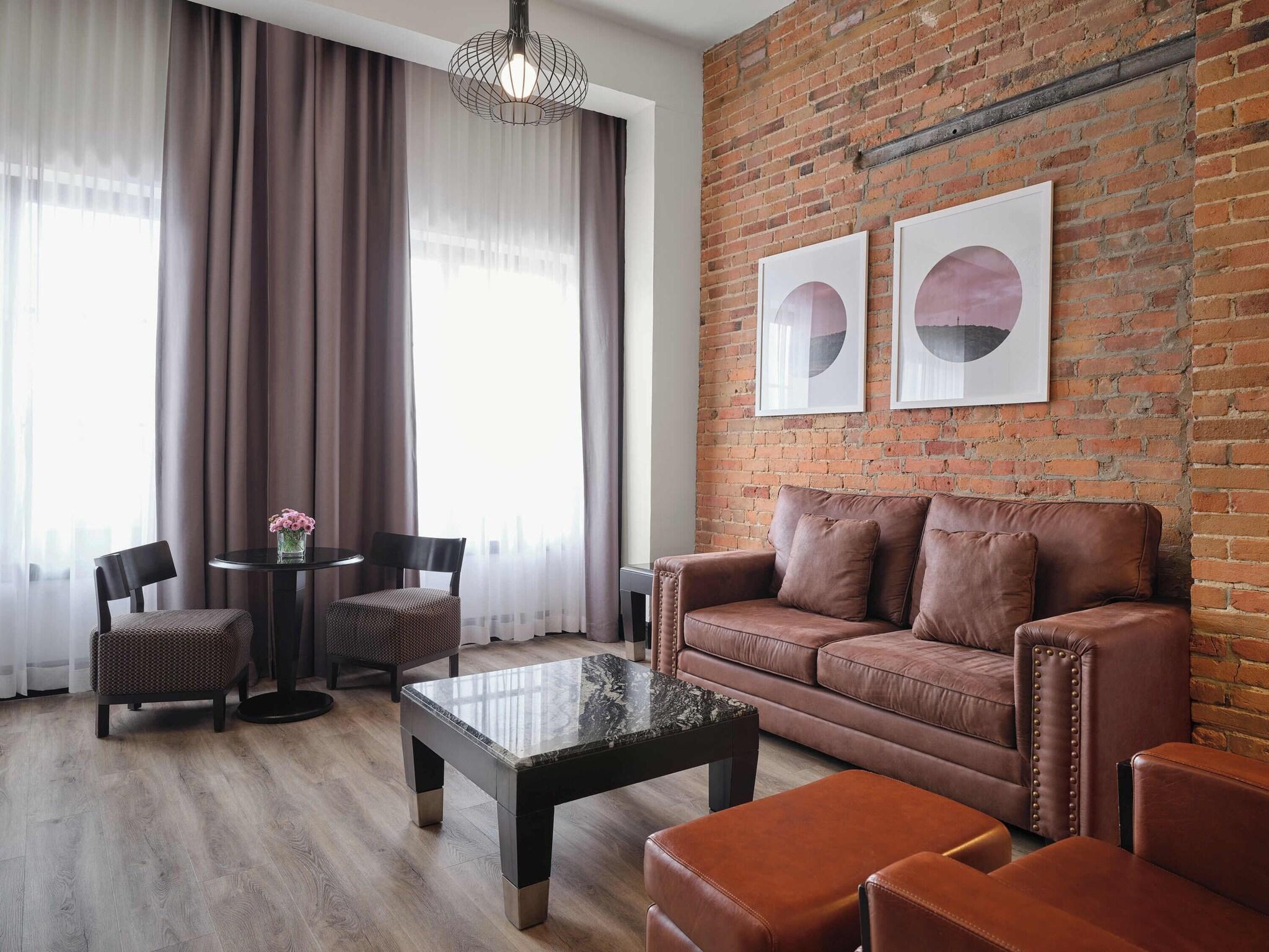 Junior Suite King Size Bed