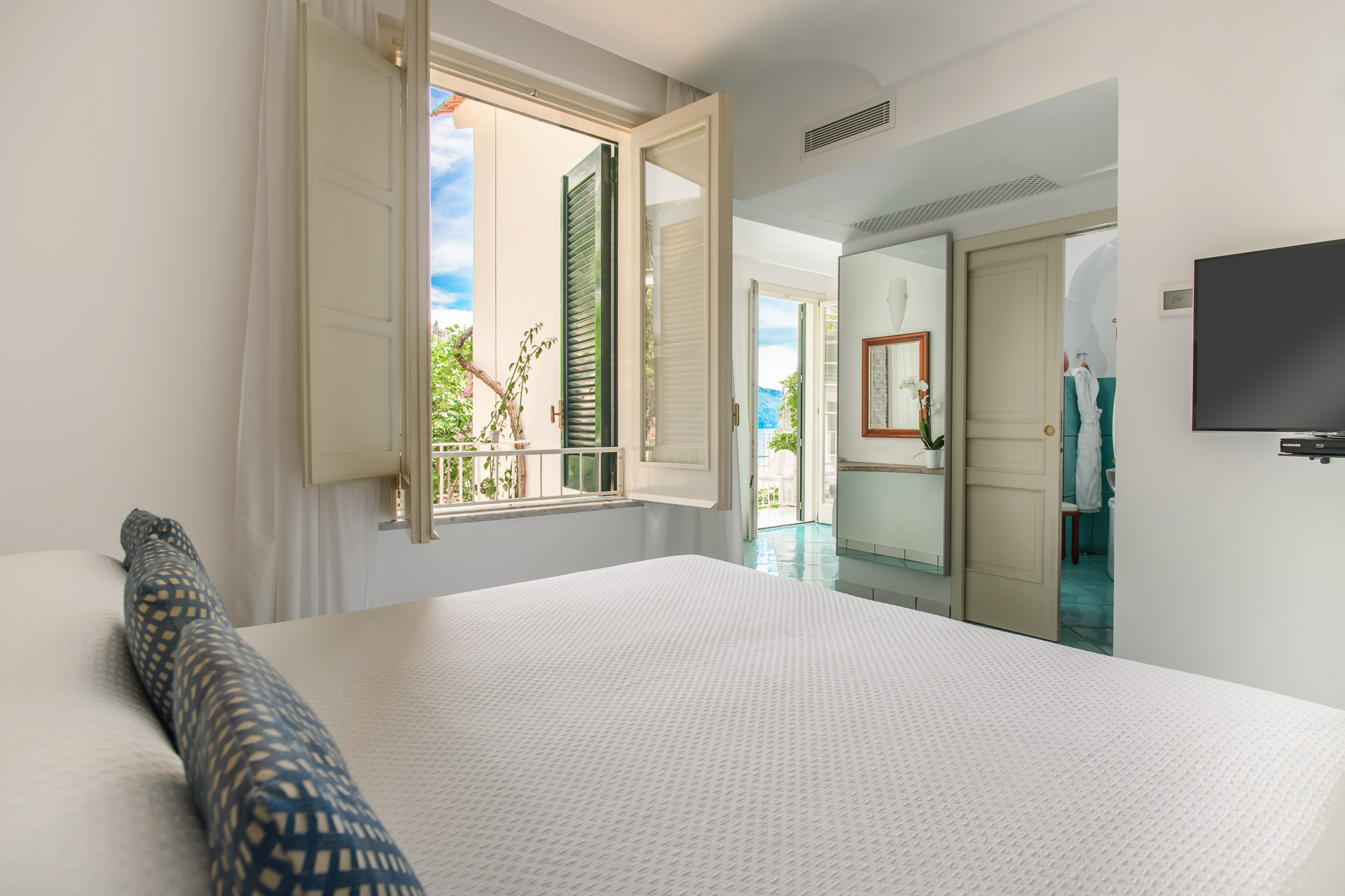 Double Partial Sea View