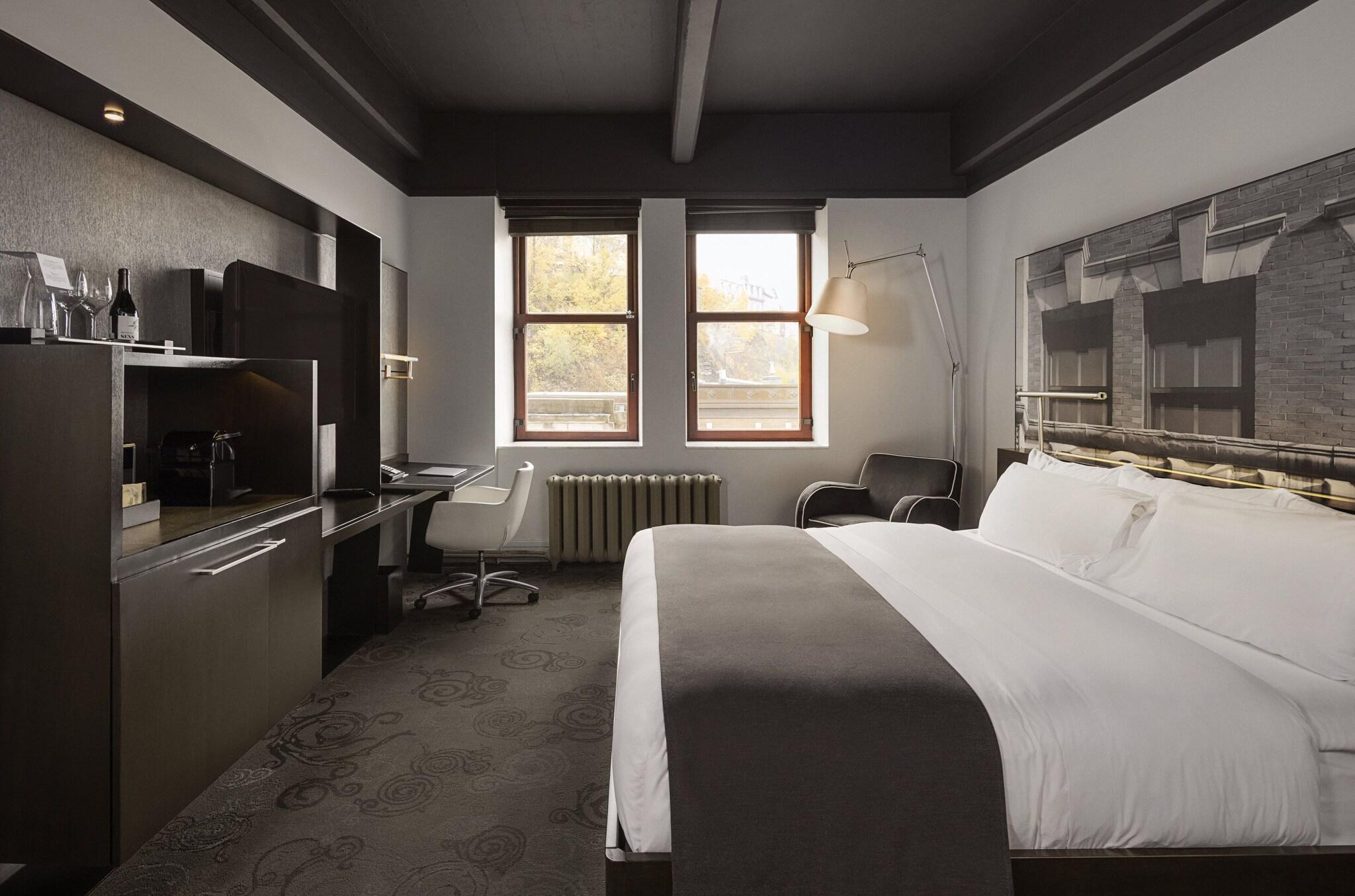 Double Classic King Bed