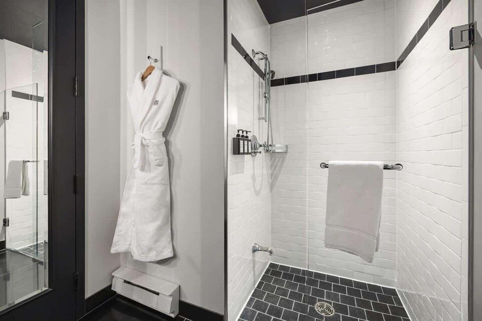 Double Classic Queen Bed