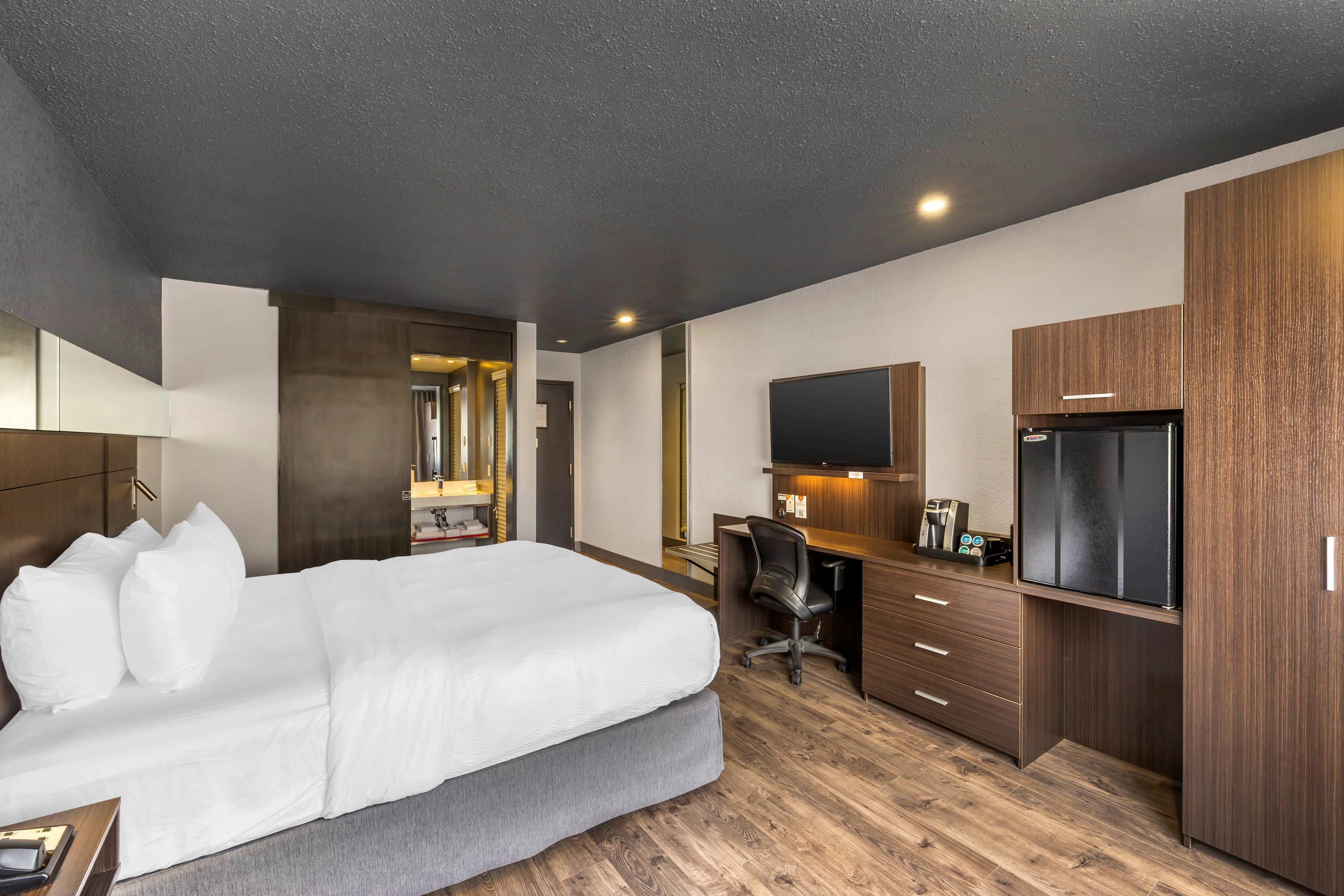 Double King Bed Non Smoking