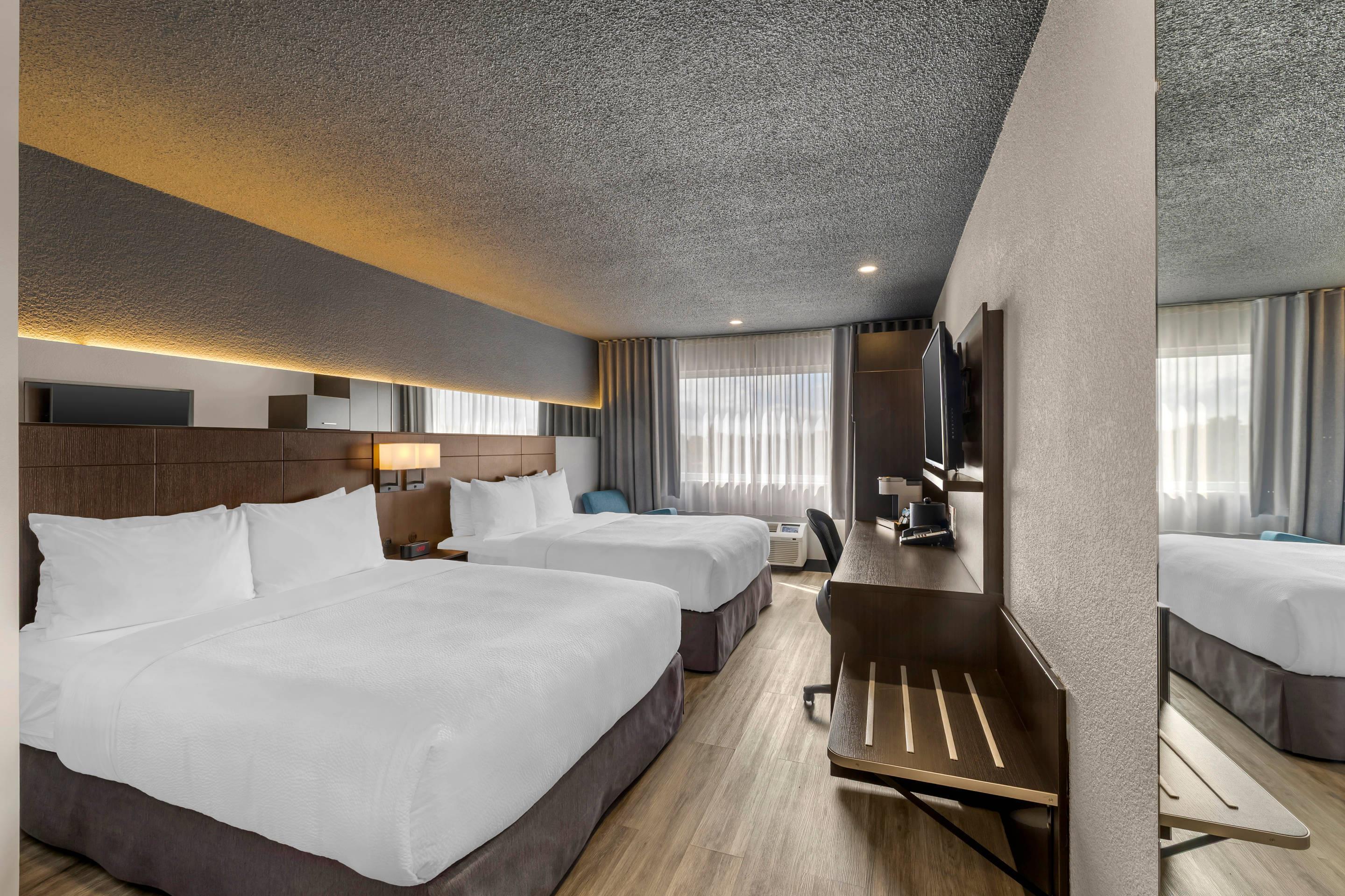 Quadruple Two Queen Beds Non Smoking