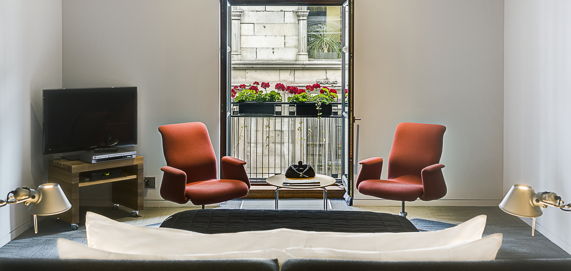 Double Queen Size Bed